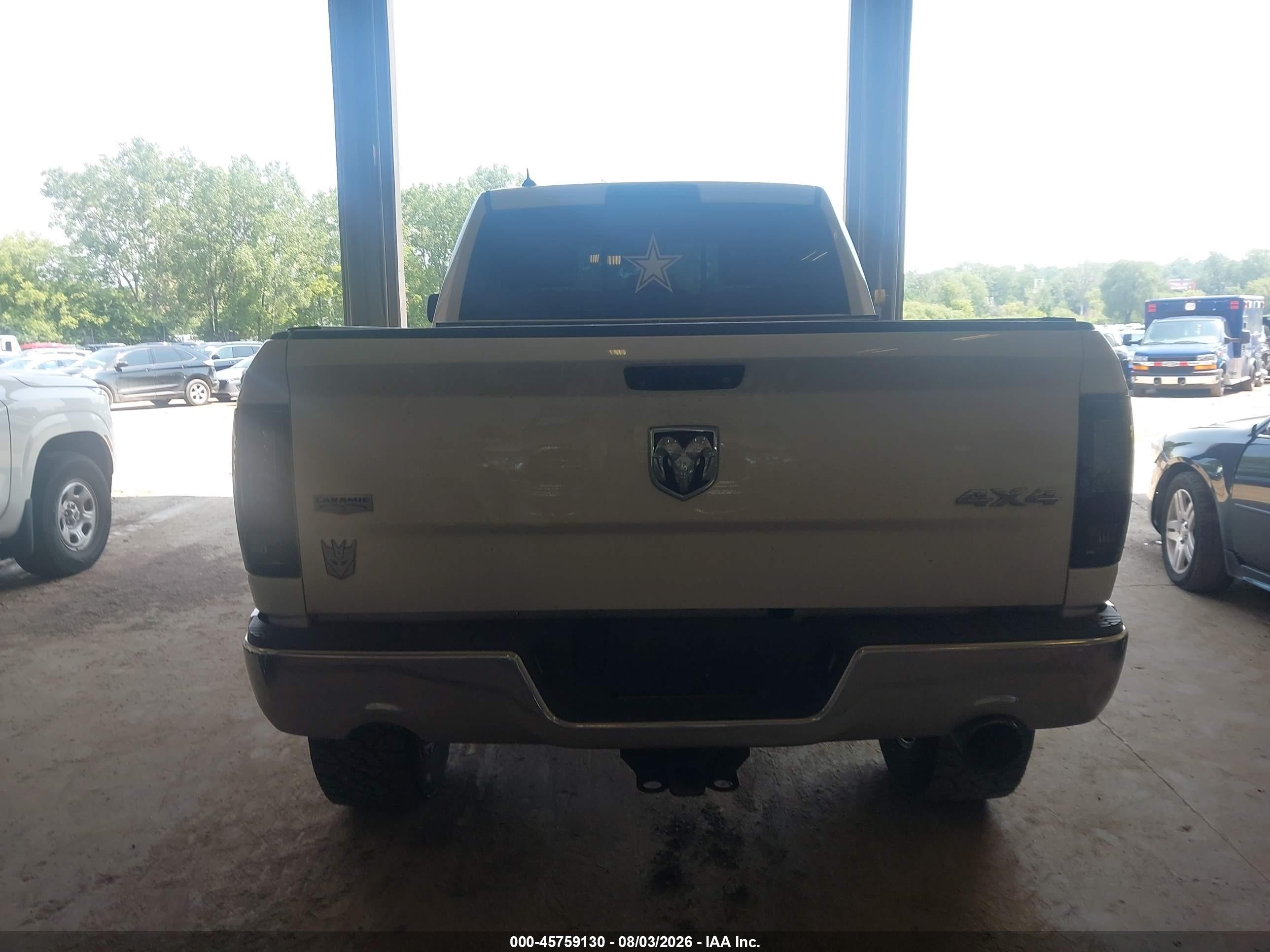 2013 Ram 1500 Laramie White vin: 1C6RR7JT3DS566525