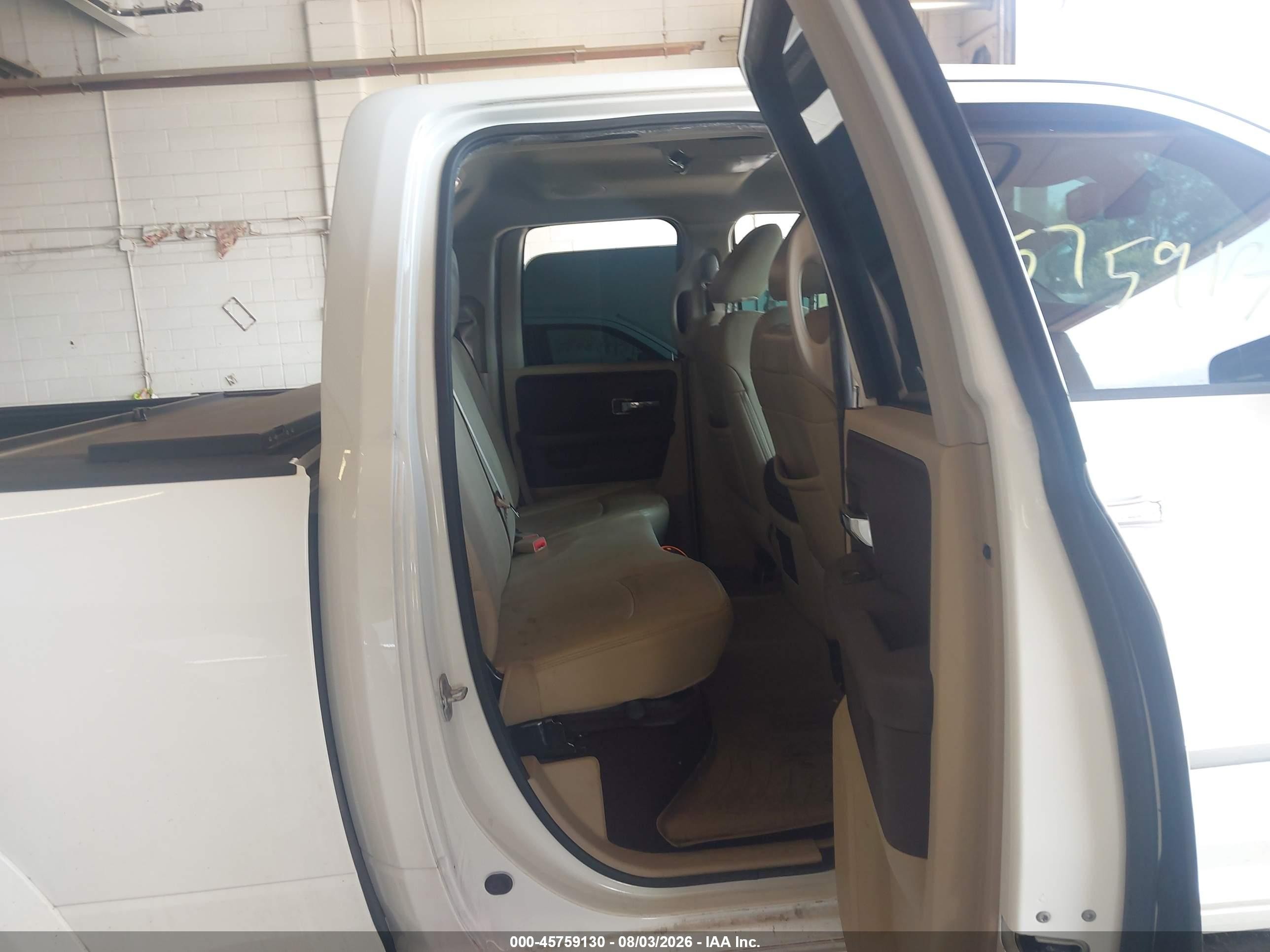 2013 Ram 1500 Laramie White vin: 1C6RR7JT3DS566525
