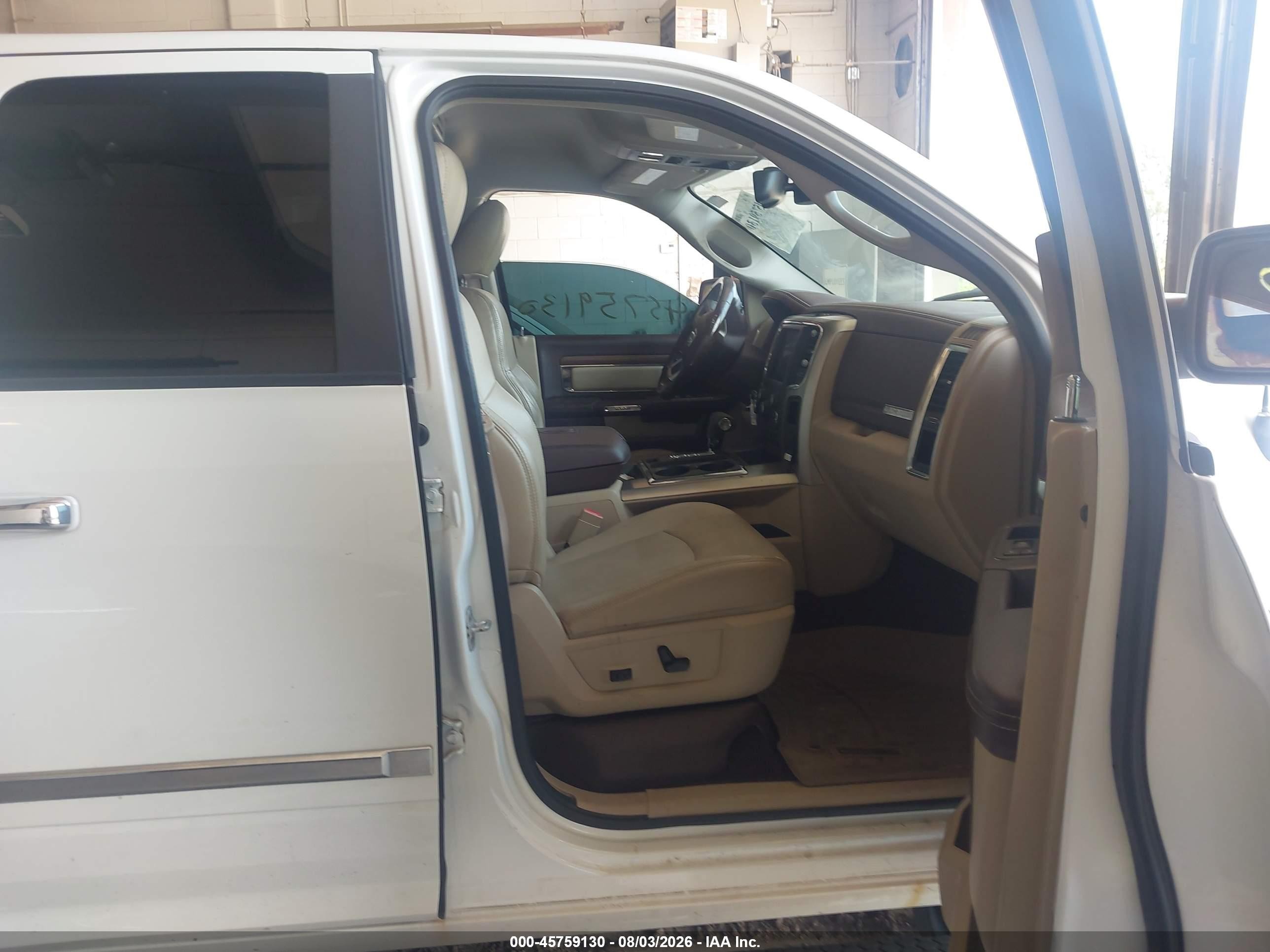 2013 Ram 1500 Laramie White vin: 1C6RR7JT3DS566525