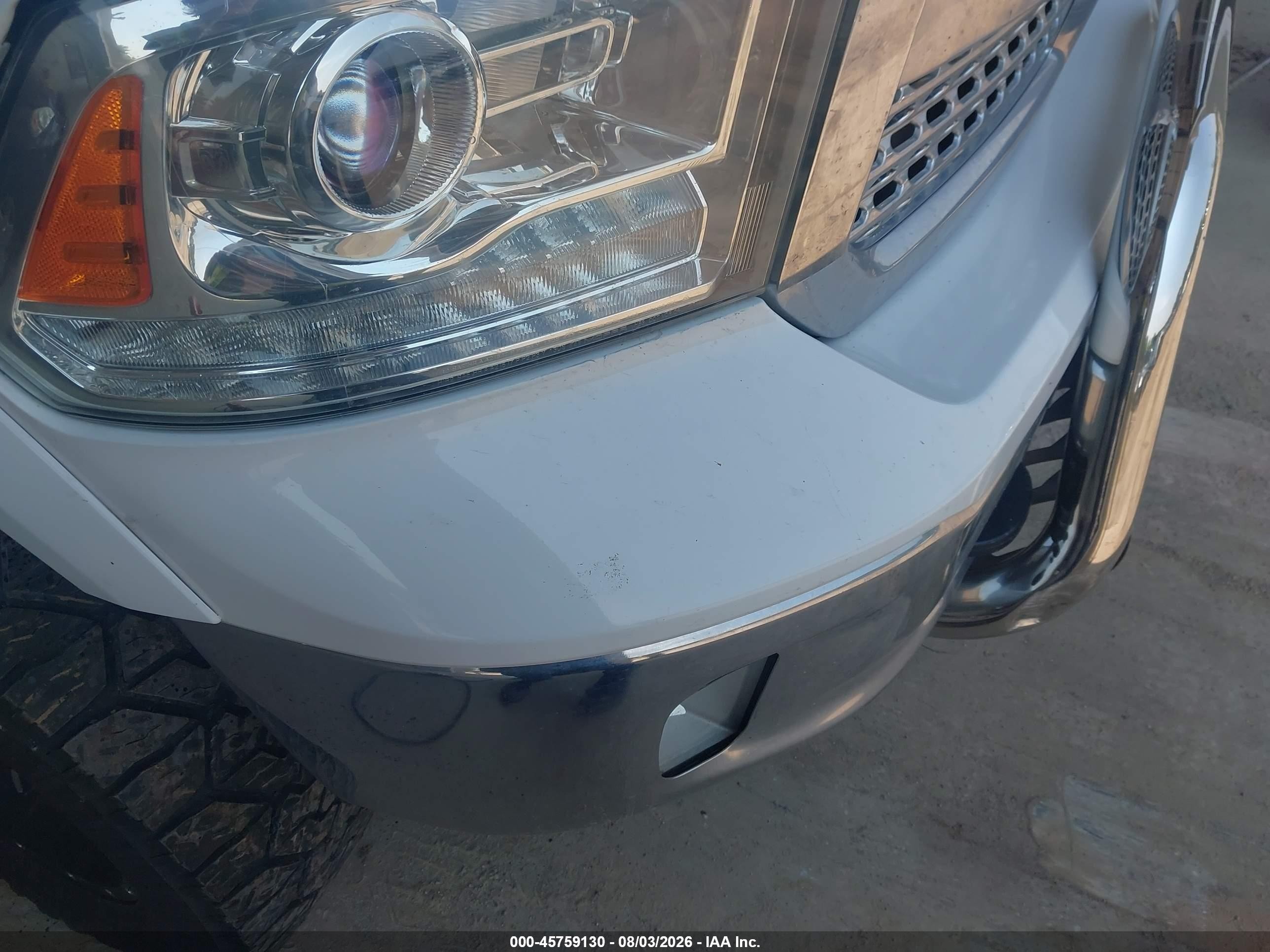 2013 Ram 1500 Laramie White vin: 1C6RR7JT3DS566525