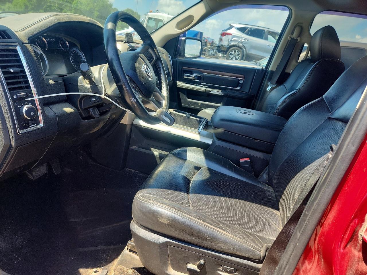 2015 Ram 1500 Laramie Red vin: 1C6RR7JT4FS602855