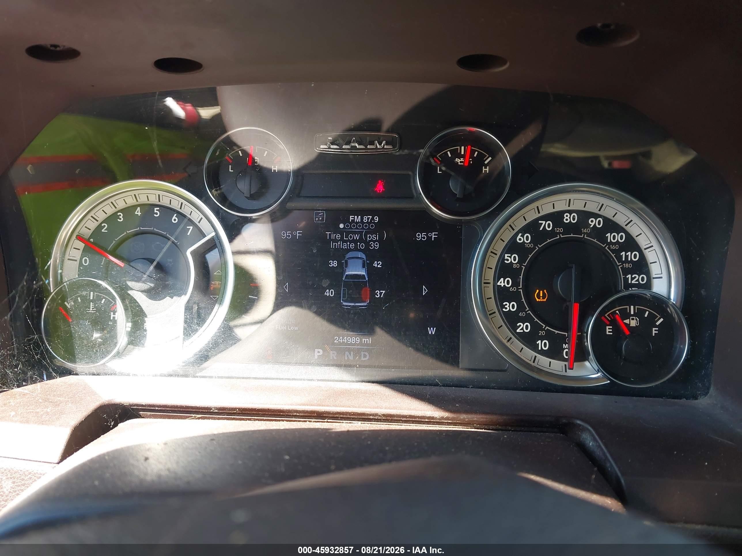 2013 Ram 1500 Laramie Красный vin: 1C6RR7JT5DS531176