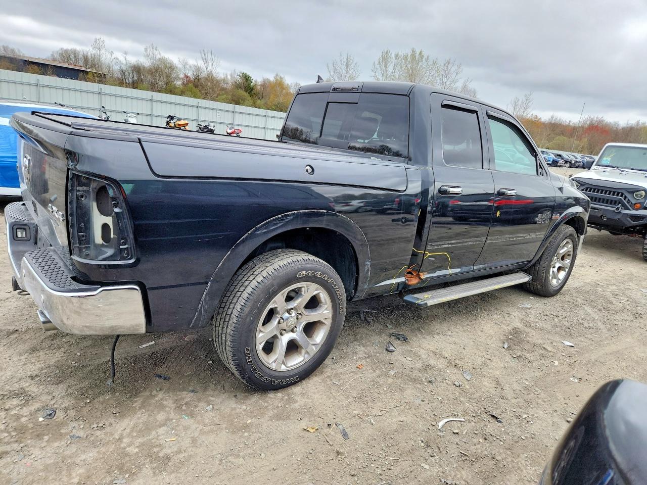 2016 Ram 1500 Laramie Black vin: 1C6RR7JT7GS328536