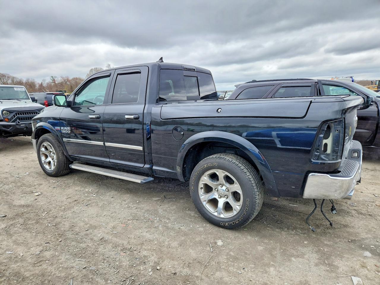 2016 Ram 1500 Laramie Black vin: 1C6RR7JT7GS328536