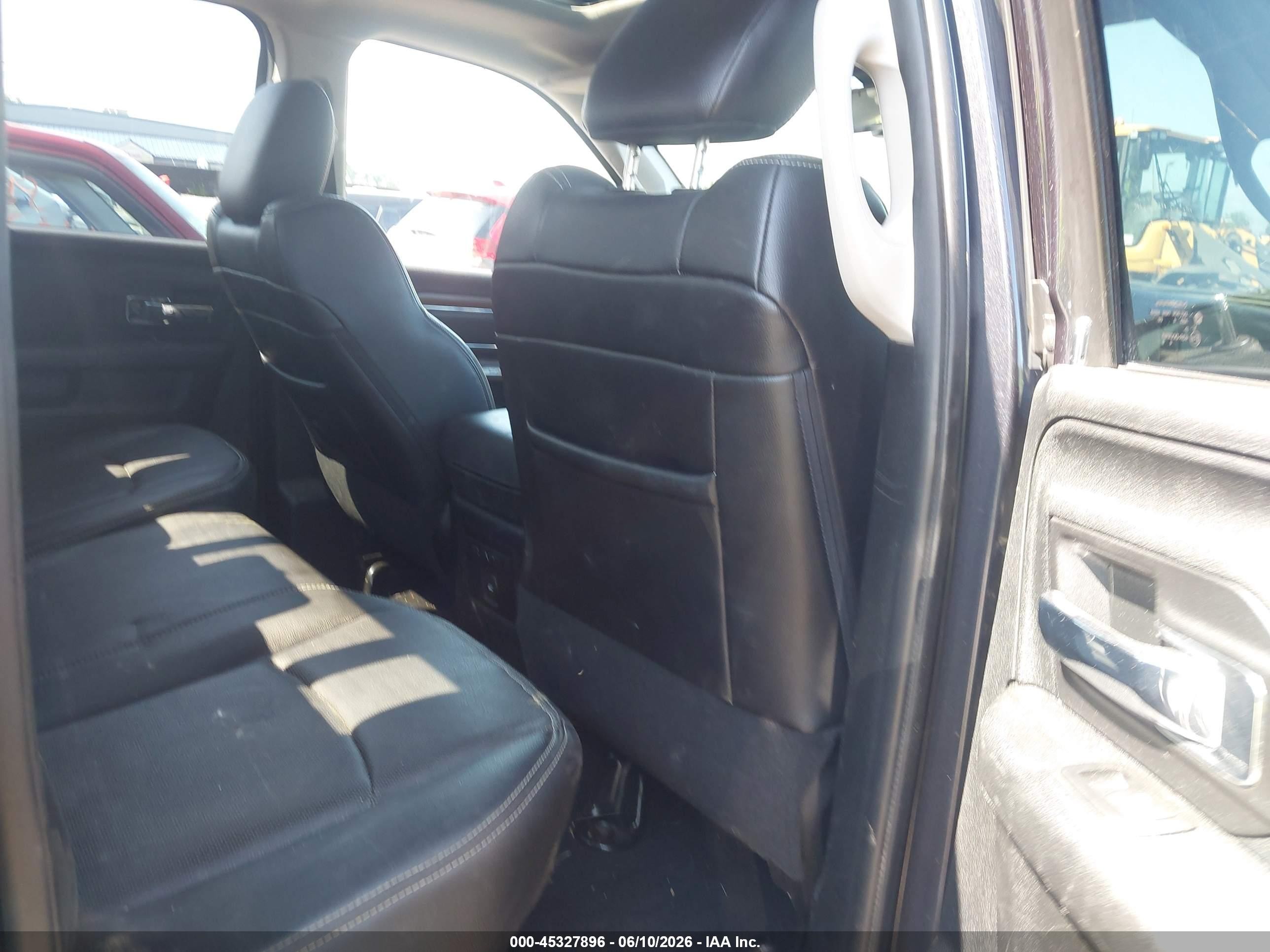 2015 Ram 1500 Laramie Gray vin: 1C6RR7JTXFS573801