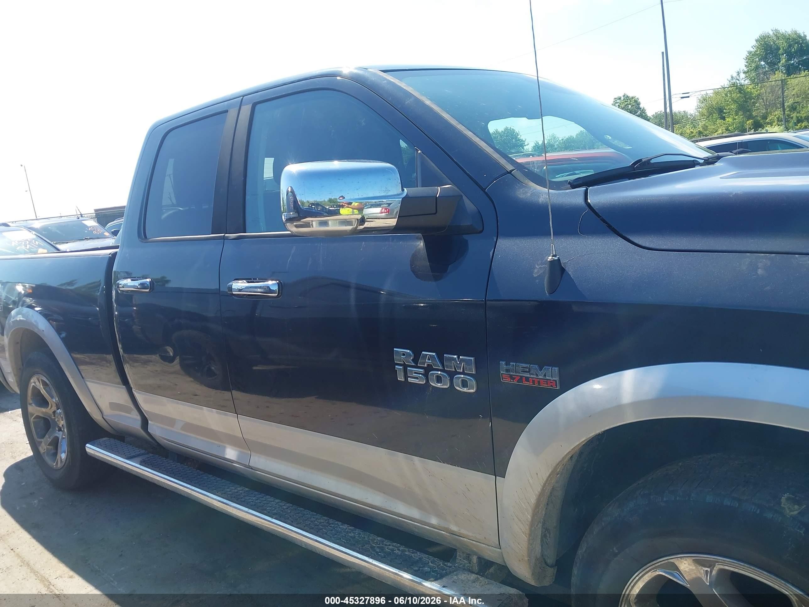 2015 Ram 1500 Laramie Gray vin: 1C6RR7JTXFS573801