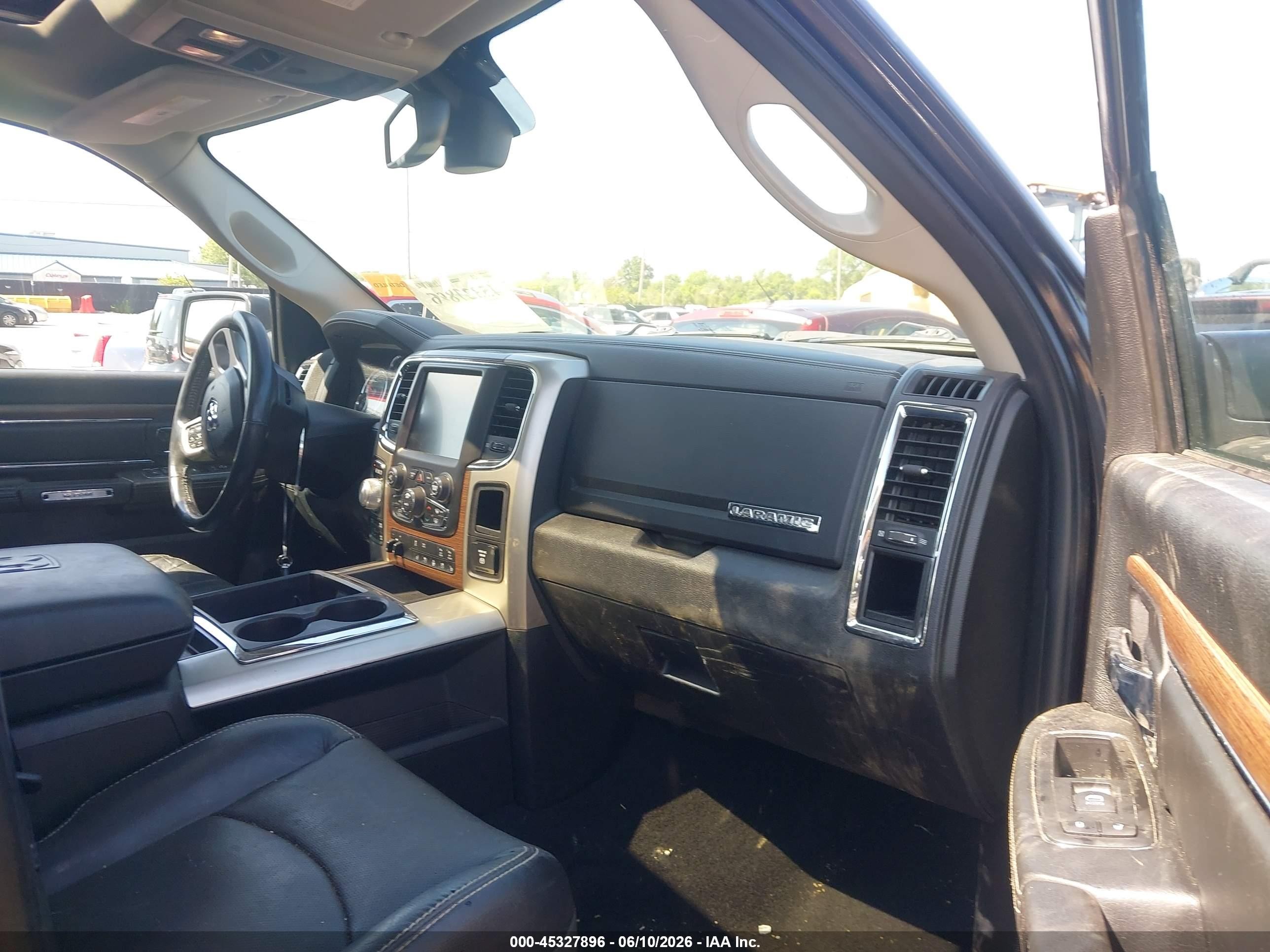 2015 Ram 1500 Laramie Gray vin: 1C6RR7JTXFS573801