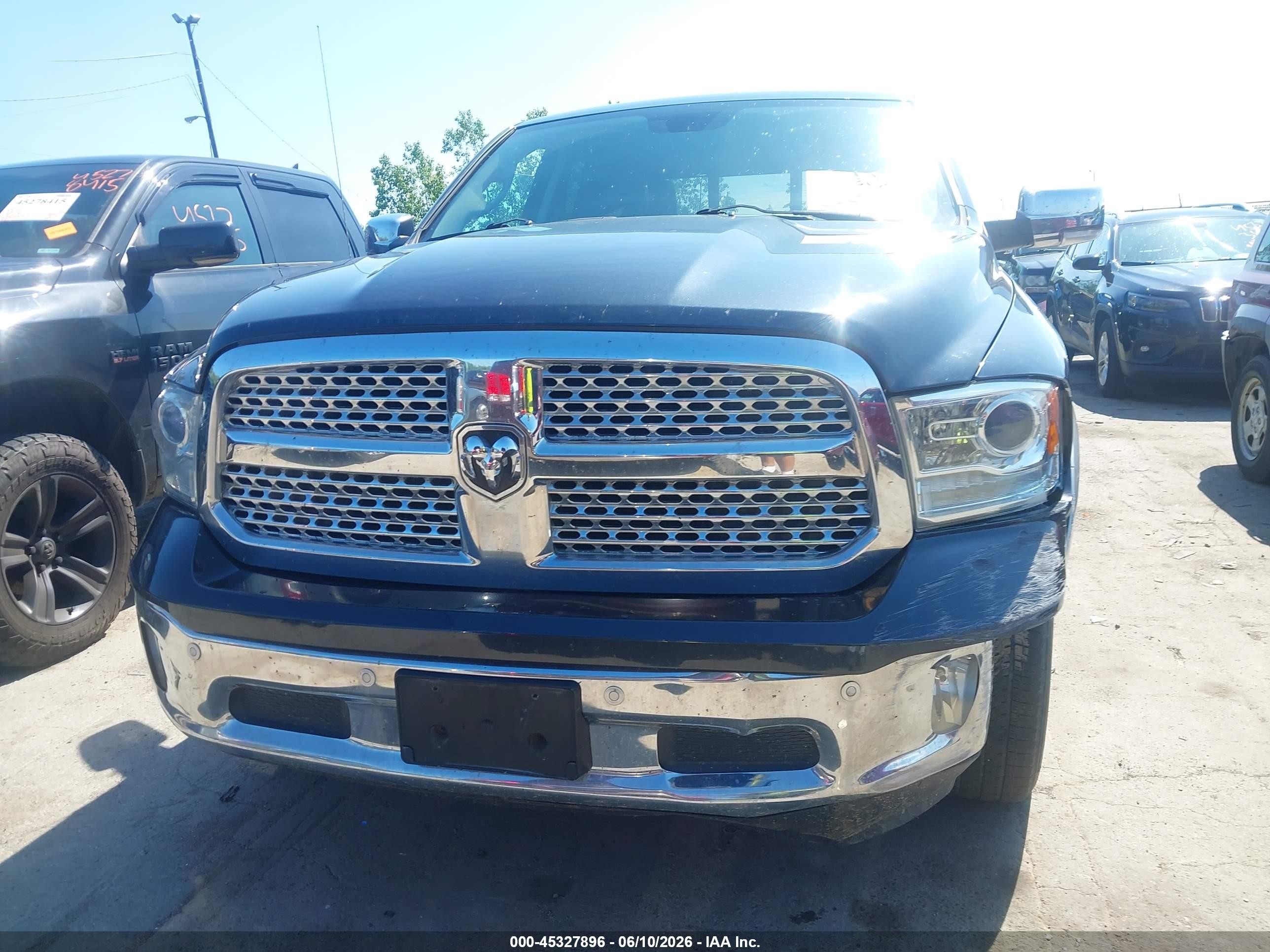 2015 Ram 1500 Laramie Gray vin: 1C6RR7JTXFS573801