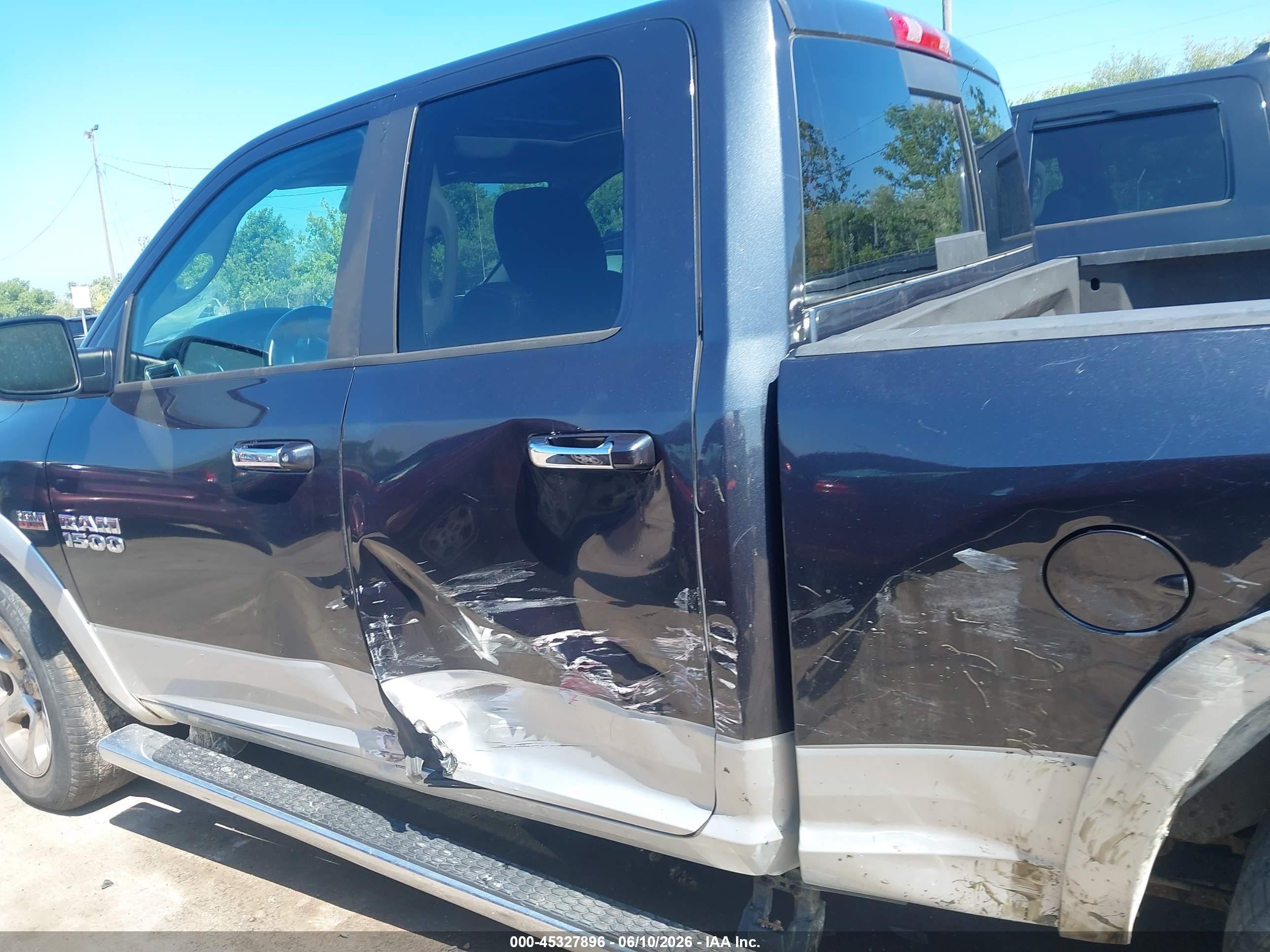 2015 Ram 1500 Laramie Gray vin: 1C6RR7JTXFS573801