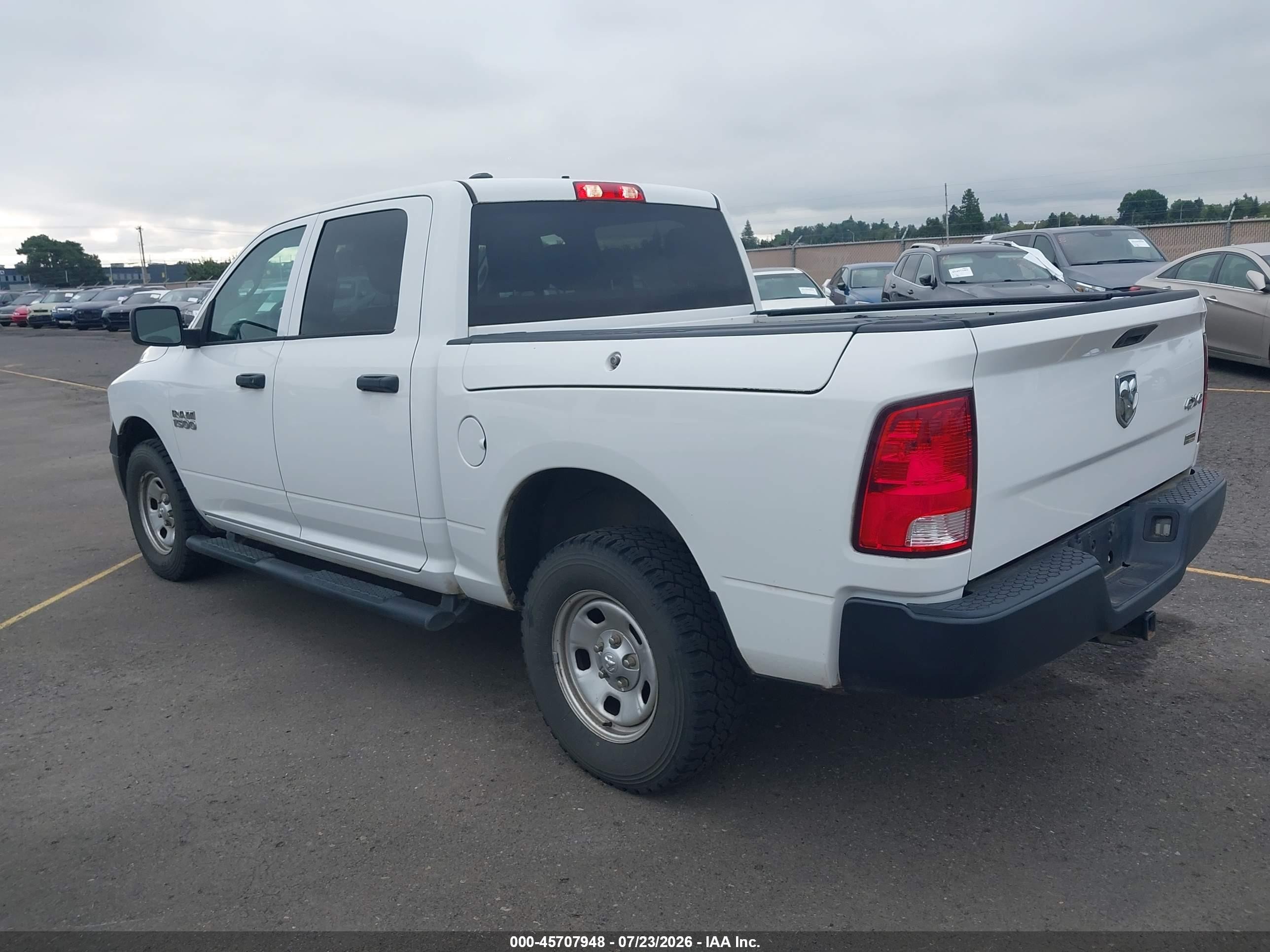 2018 Ram 1500 Tradesman  4x4 5'7 Box White vin: 1C6RR7KG0JS297266