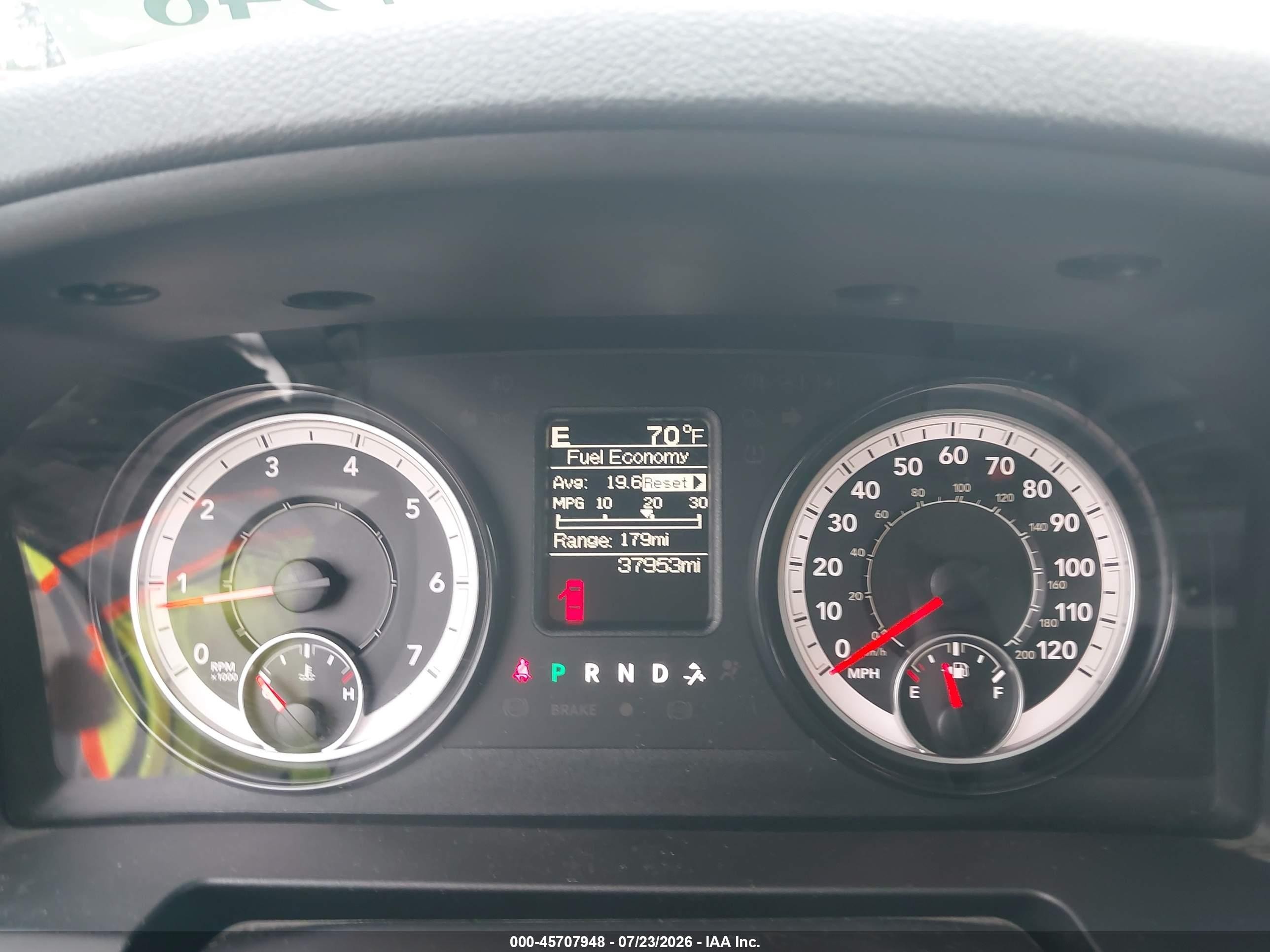 2018 Ram 1500 Tradesman  4x4 5'7 Box White vin: 1C6RR7KG0JS297266