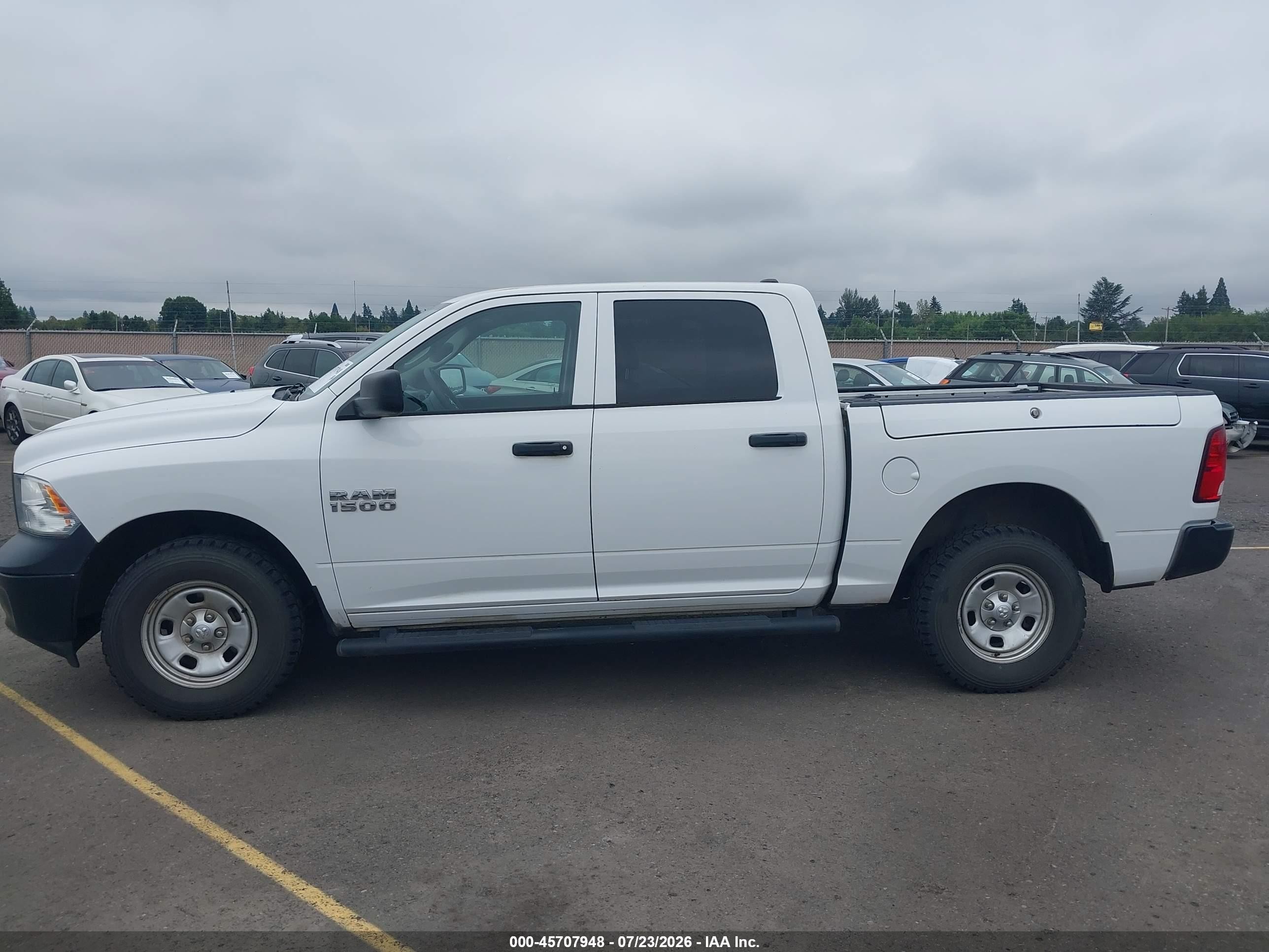 2018 Ram 1500 Tradesman  4x4 5'7 Box White vin: 1C6RR7KG0JS297266