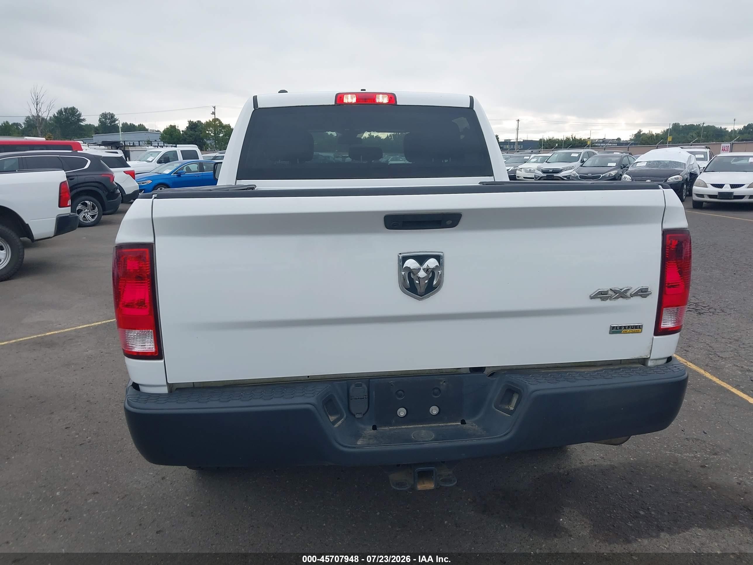 2018 Ram 1500 Tradesman  4x4 5'7 Box White vin: 1C6RR7KG0JS297266