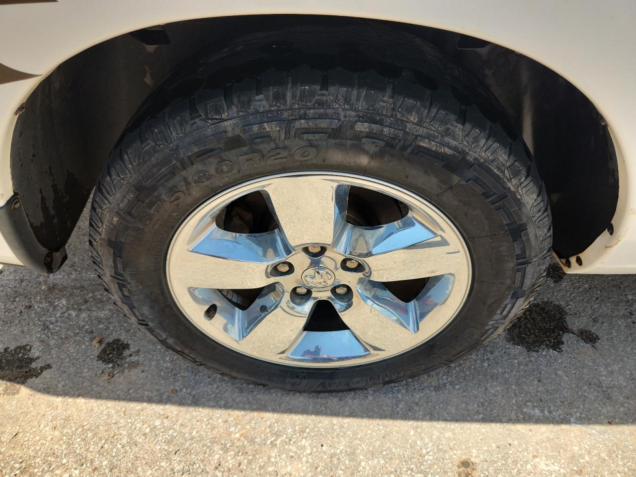 2013 Ram 1500 St White vin: 1C6RR7KG1DS678659 Damage: Left Front Tire, Worn, Replacement Required
