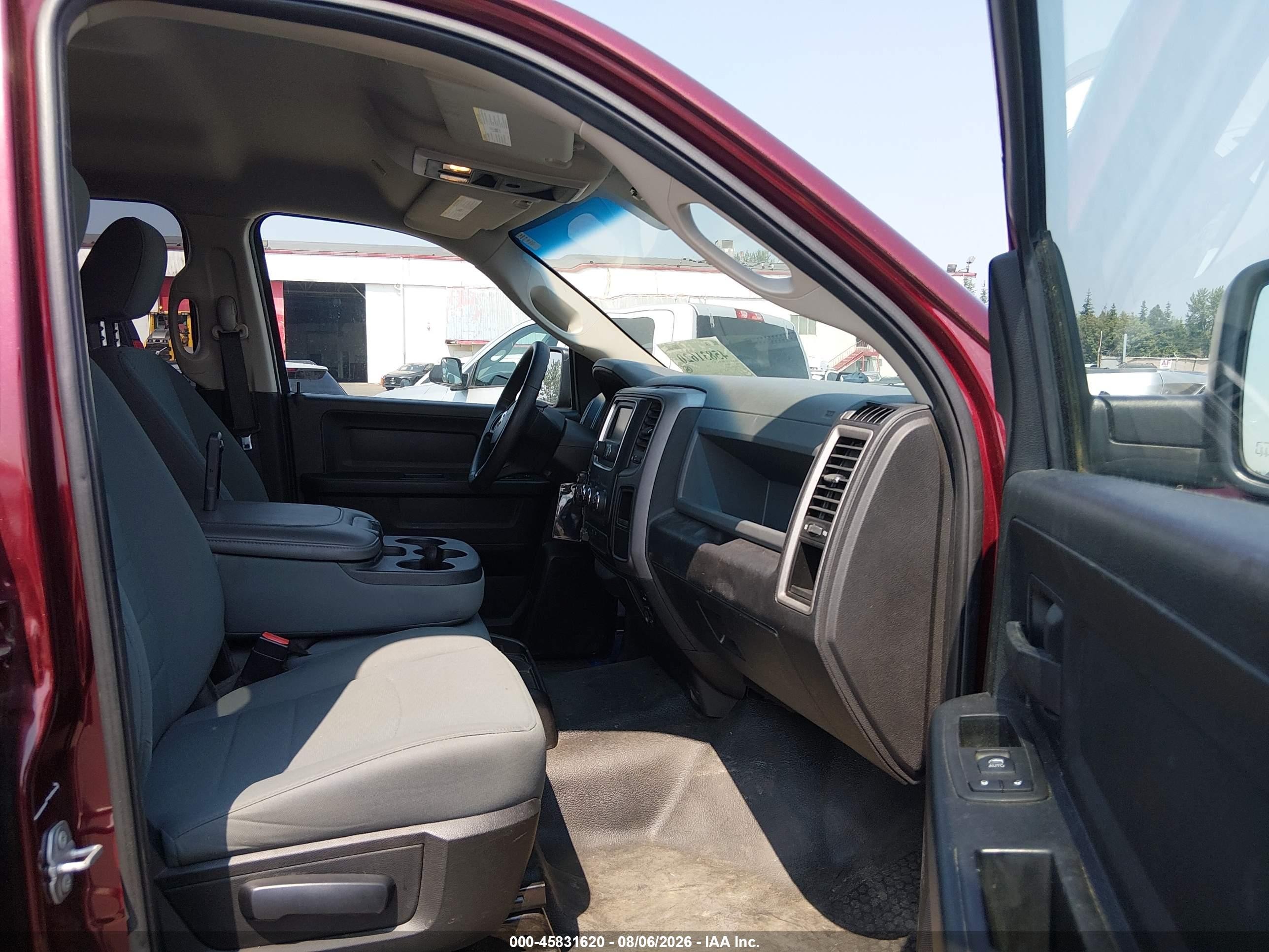 2018 Ram 1500 Tradesman  4x4 5'7 Box Silver vin: 1C6RR7KG1JS106163