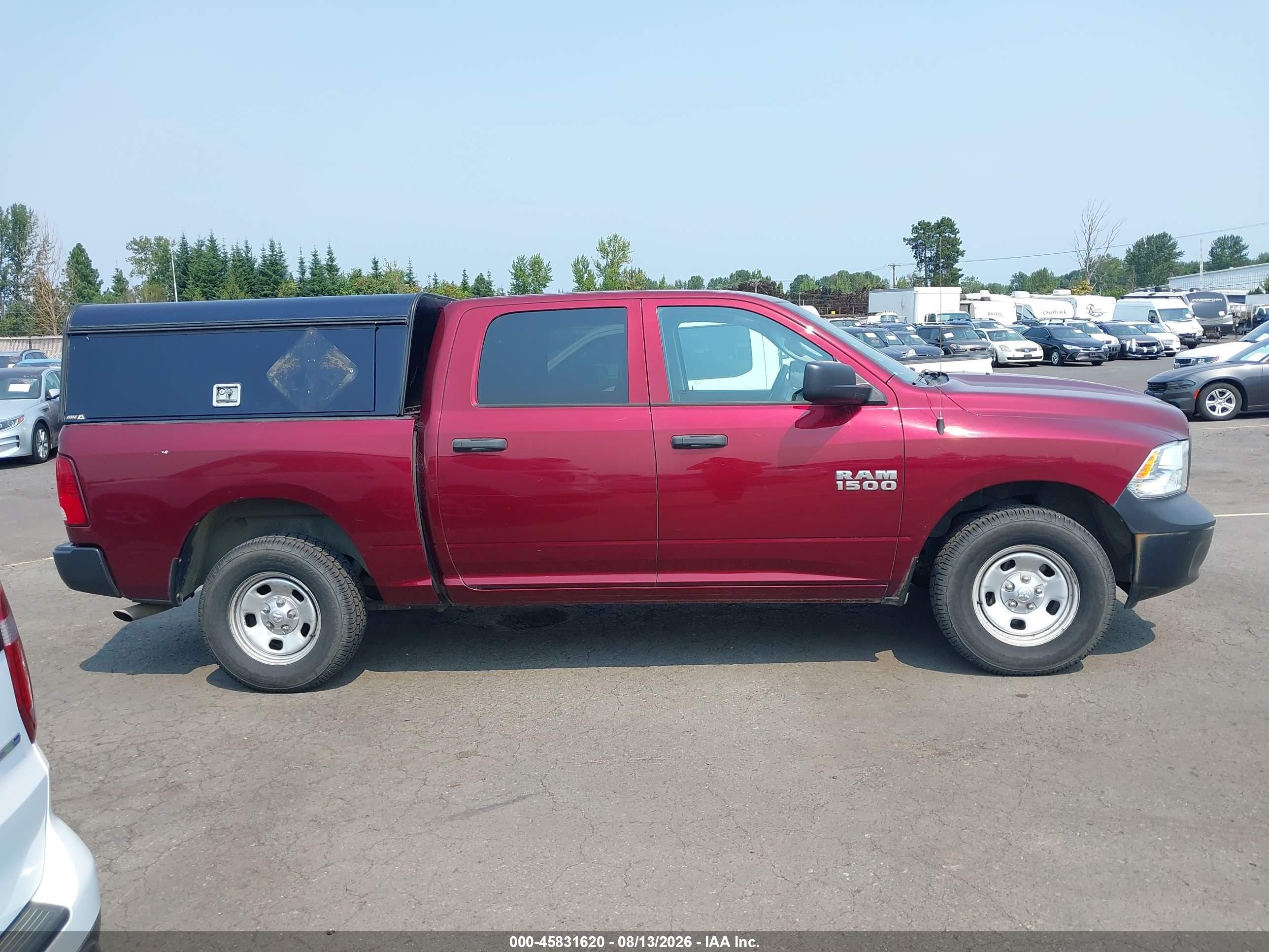 2018 Ram 1500 Tradesman  4x4 5'7 Box Silver vin: 1C6RR7KG1JS106163
