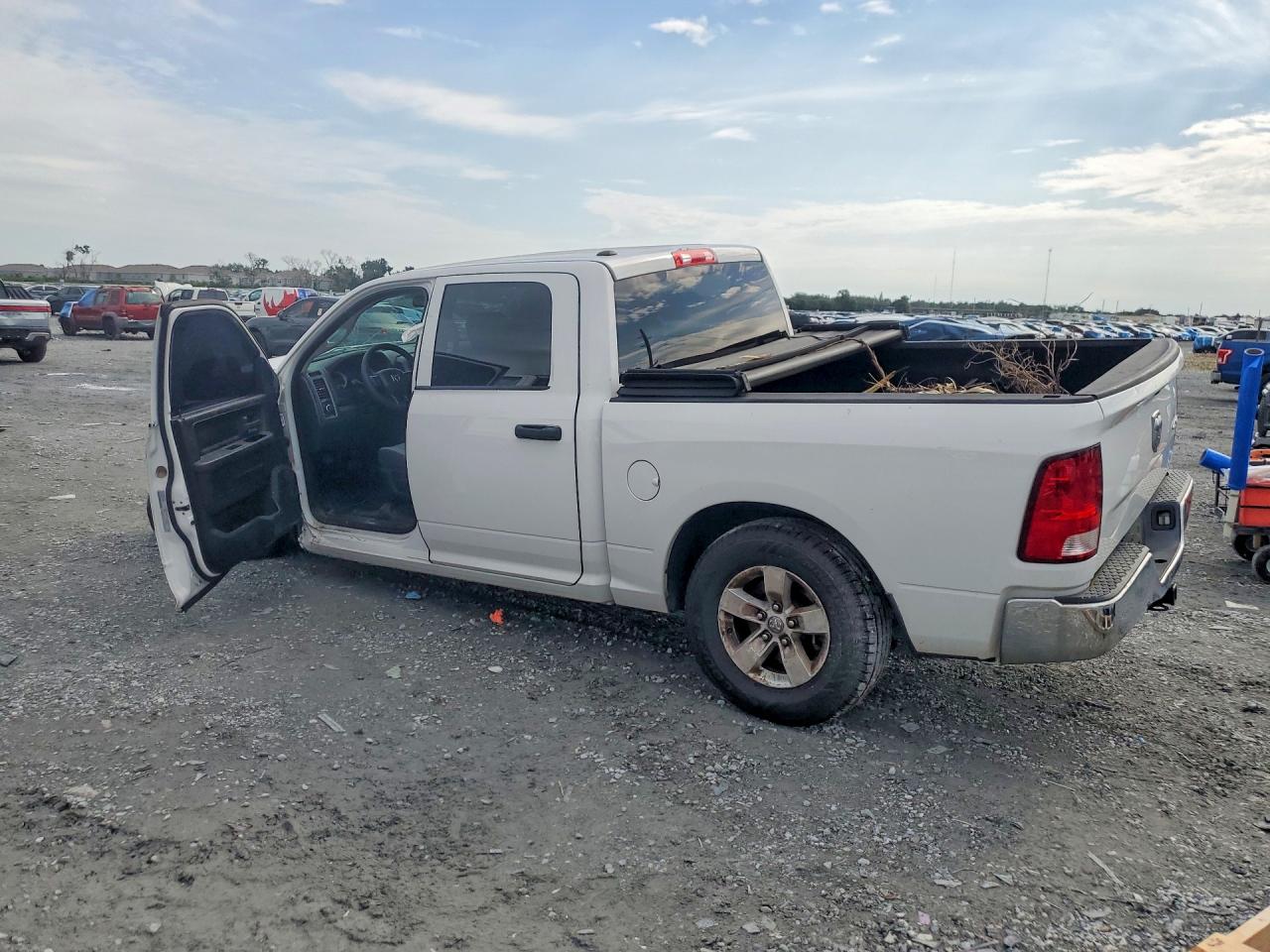 2023 Ram 1500 Classic Tradesman Белый vin: 1C6RR7KG1PS548658
