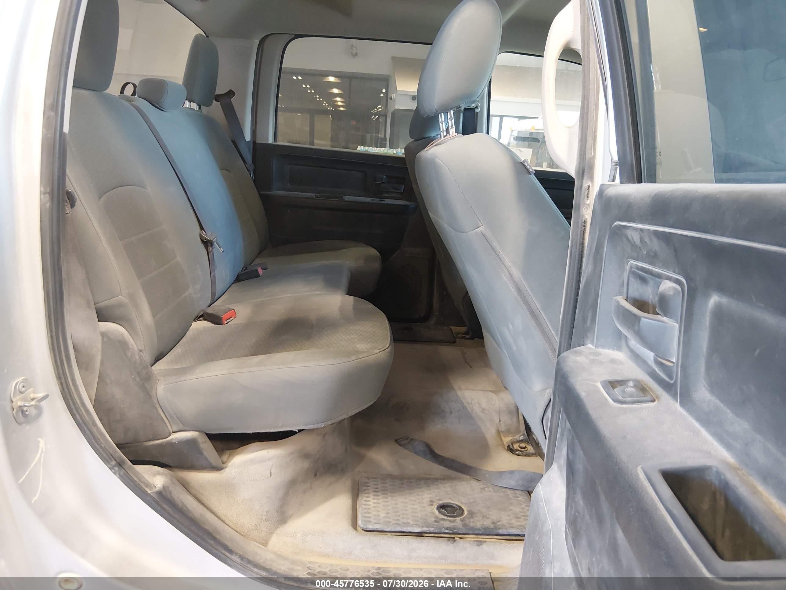 2017 Ram 1500   Silver vin: 1C6RR7KG4HS776641