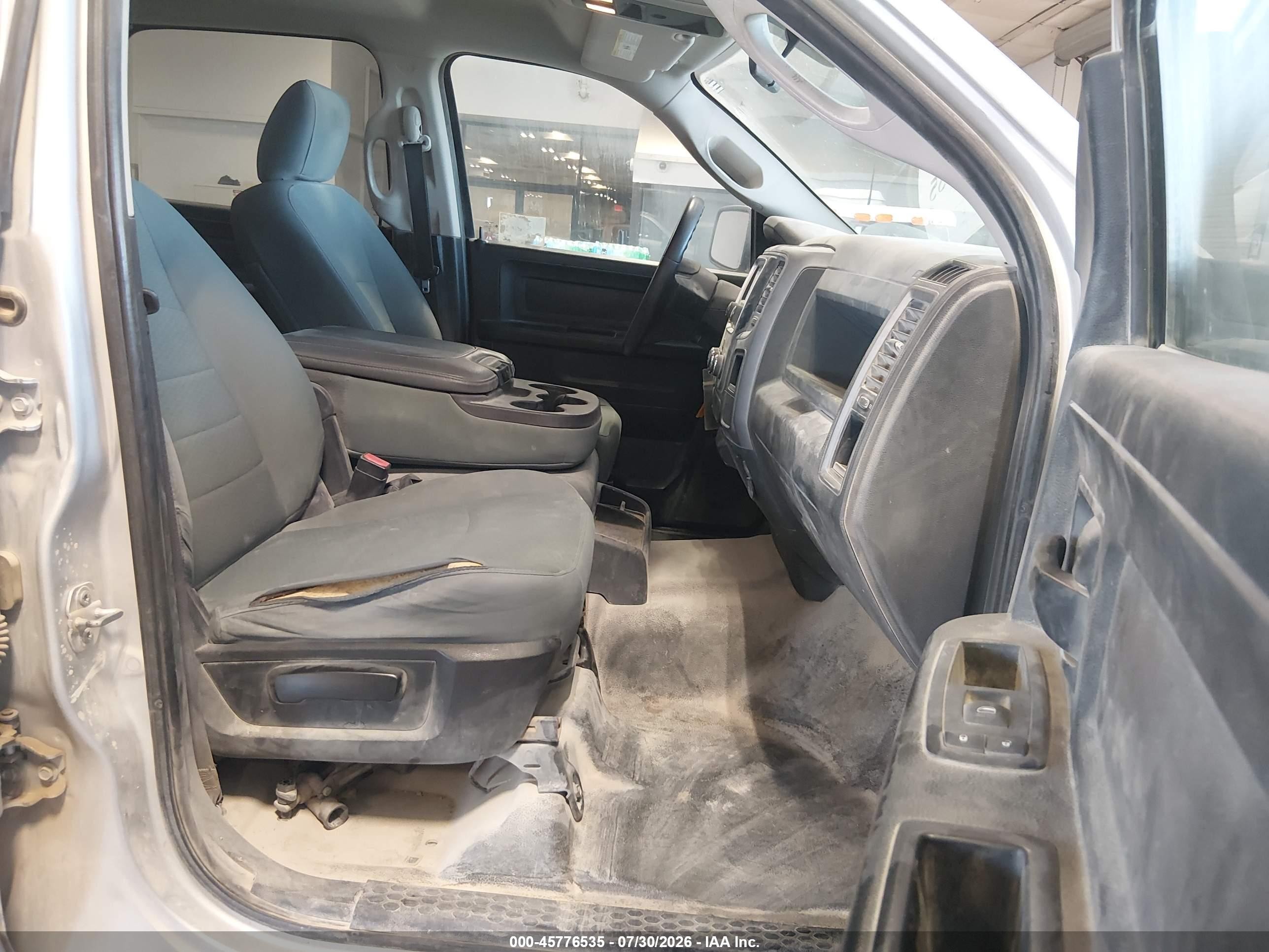 2017 Ram 1500   Silver vin: 1C6RR7KG4HS776641