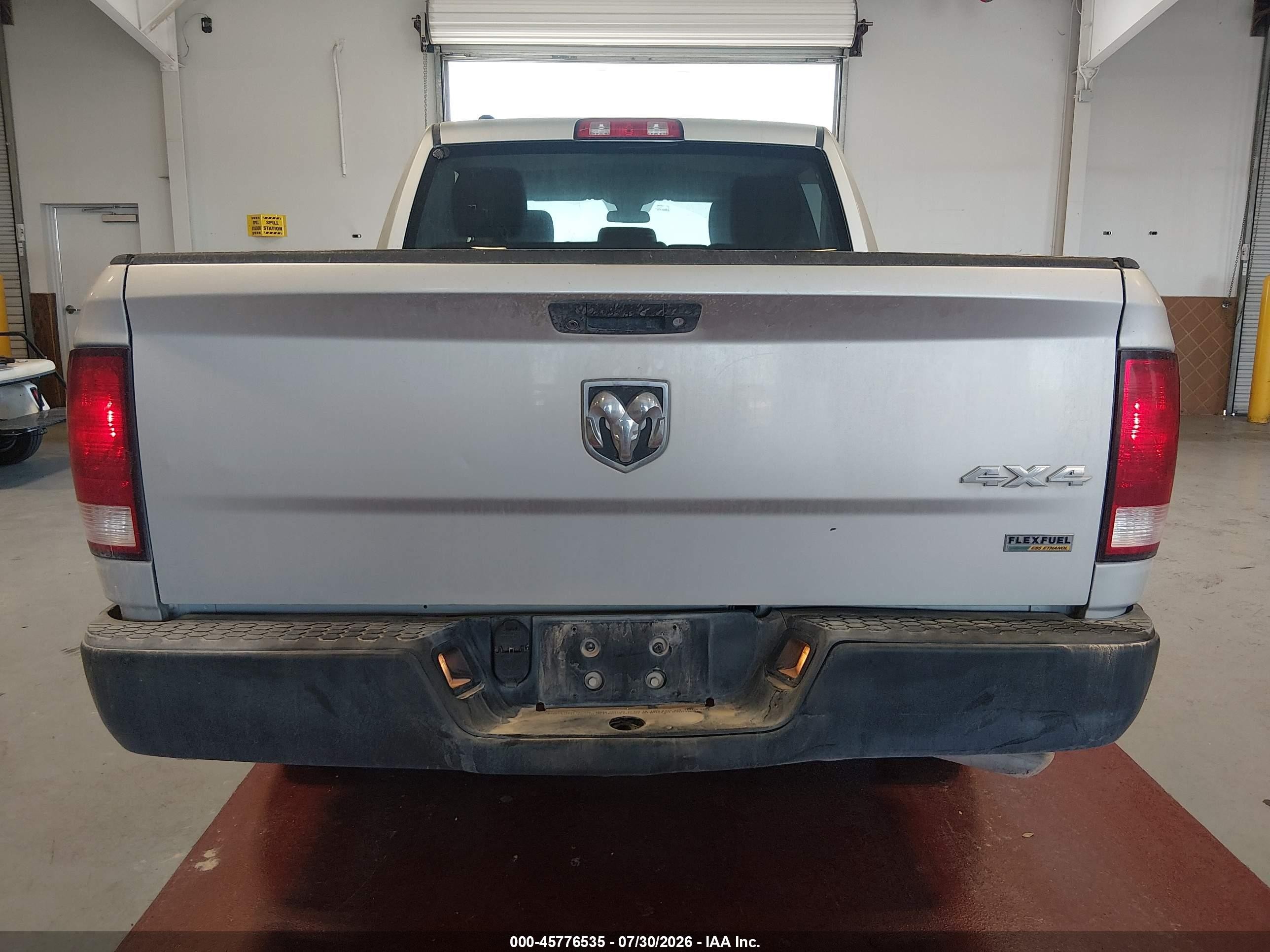 2017 Ram 1500   Silver vin: 1C6RR7KG4HS776641