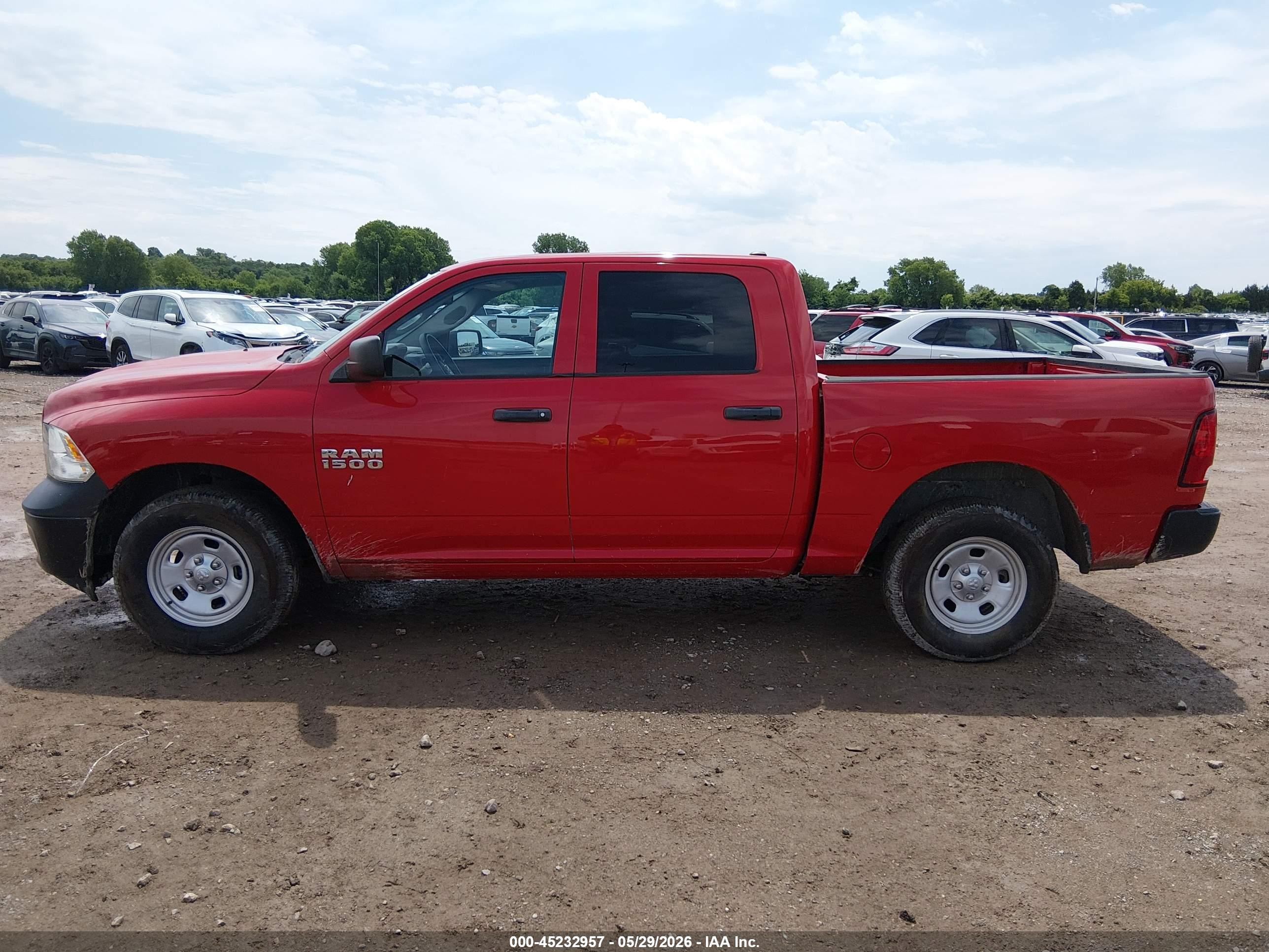 2016 Ram 1500 Tradesman Red vin: 1C6RR7KG5GS362525