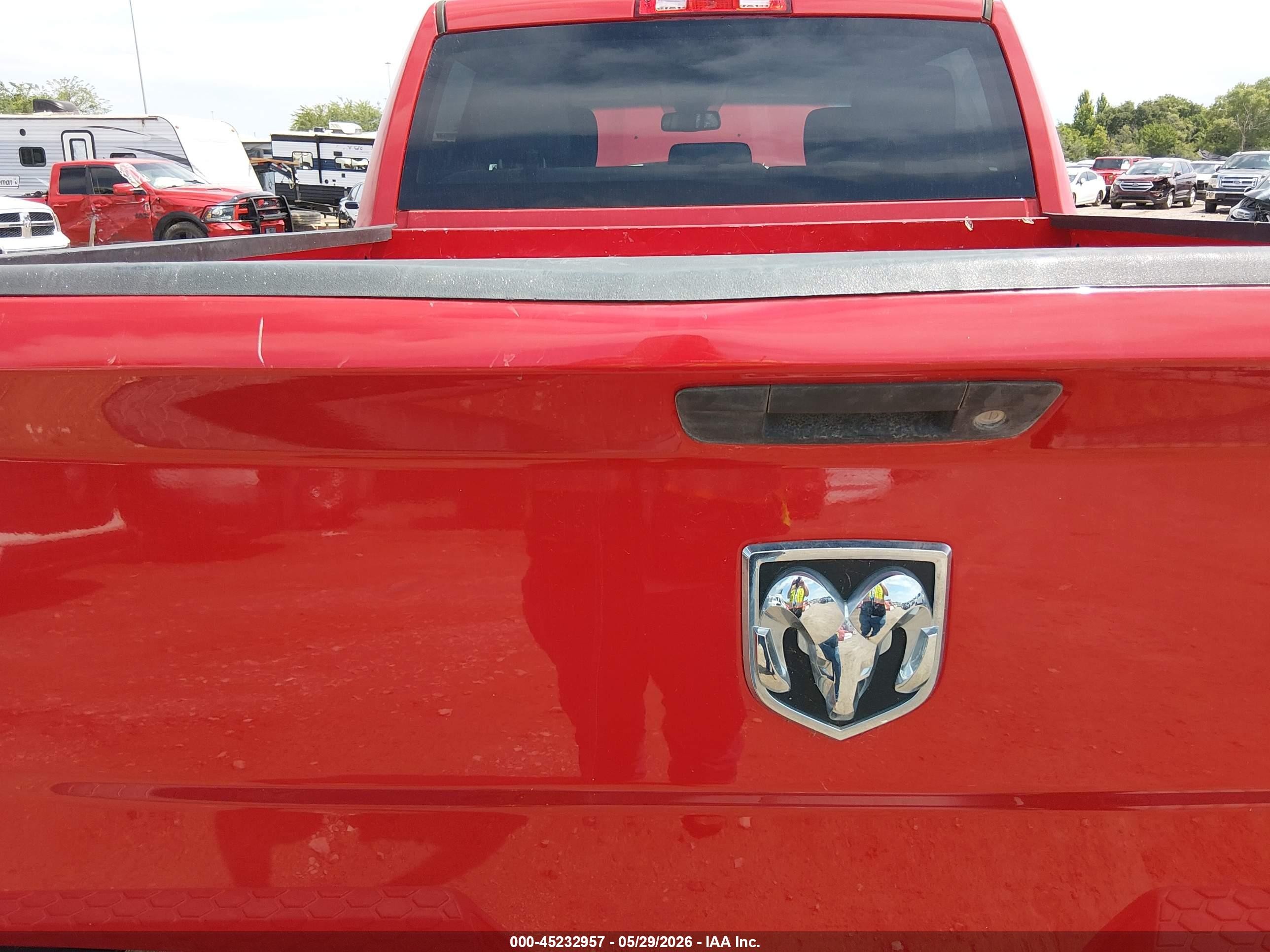 2016 Ram 1500 Tradesman Red vin: 1C6RR7KG5GS362525