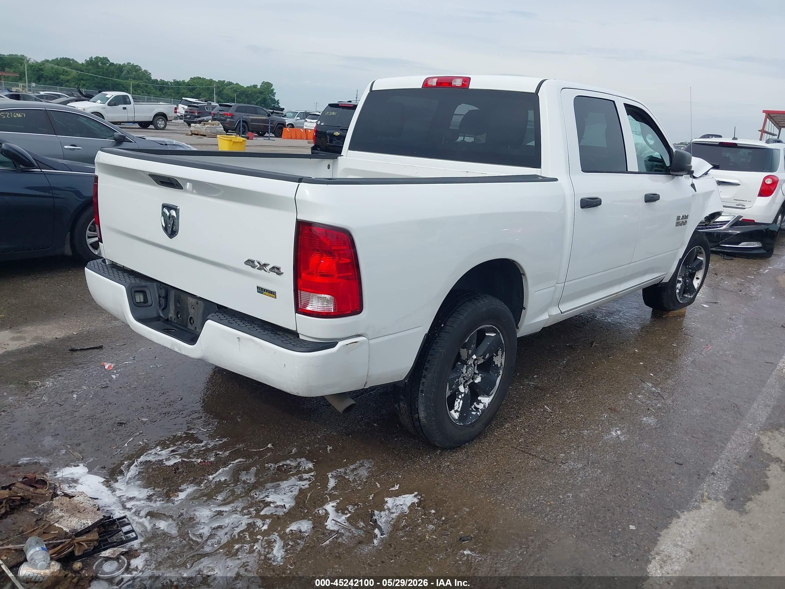 2015 Ram 1500 Express Белый vin: 1C6RR7KG7FS699065