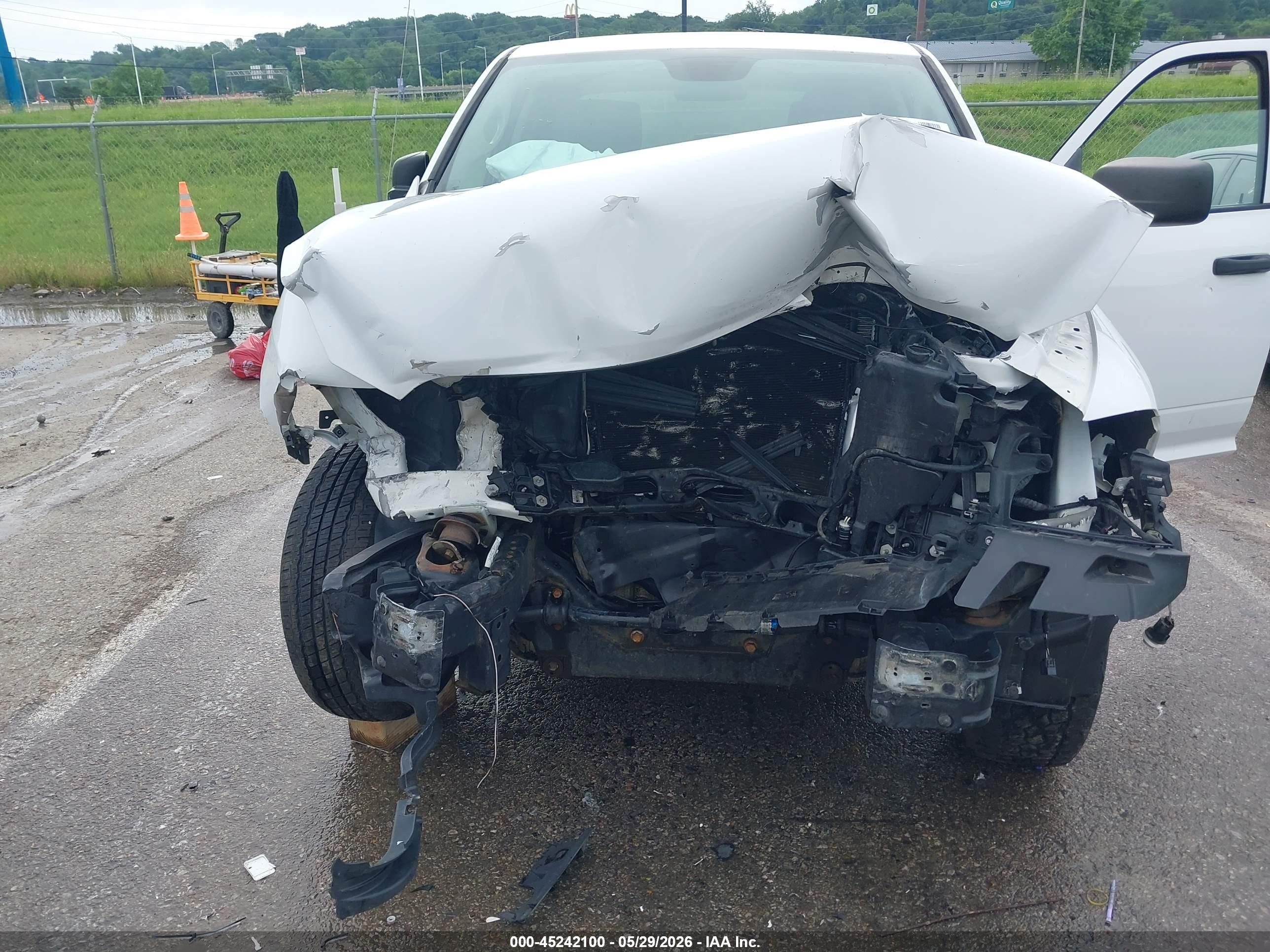 2015 Ram 1500 Express Белый vin: 1C6RR7KG7FS699065