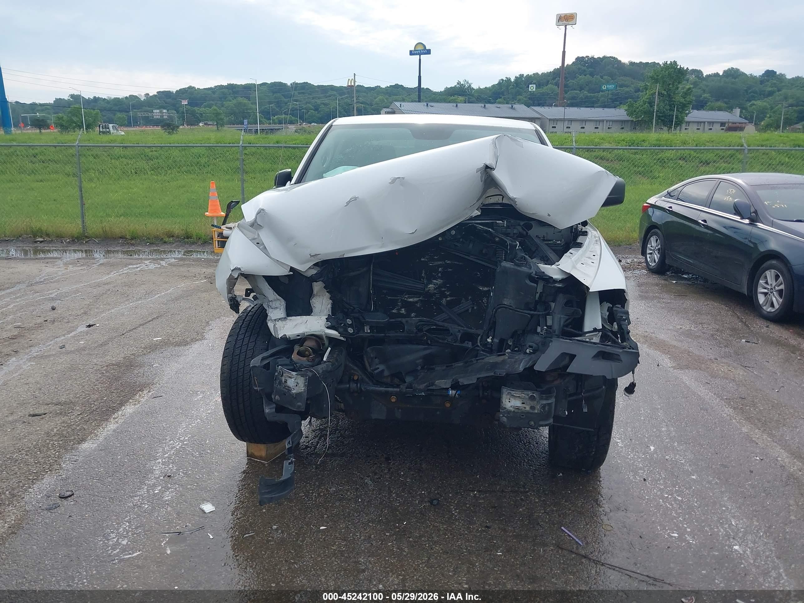 2015 Ram 1500 Express Белый vin: 1C6RR7KG7FS699065