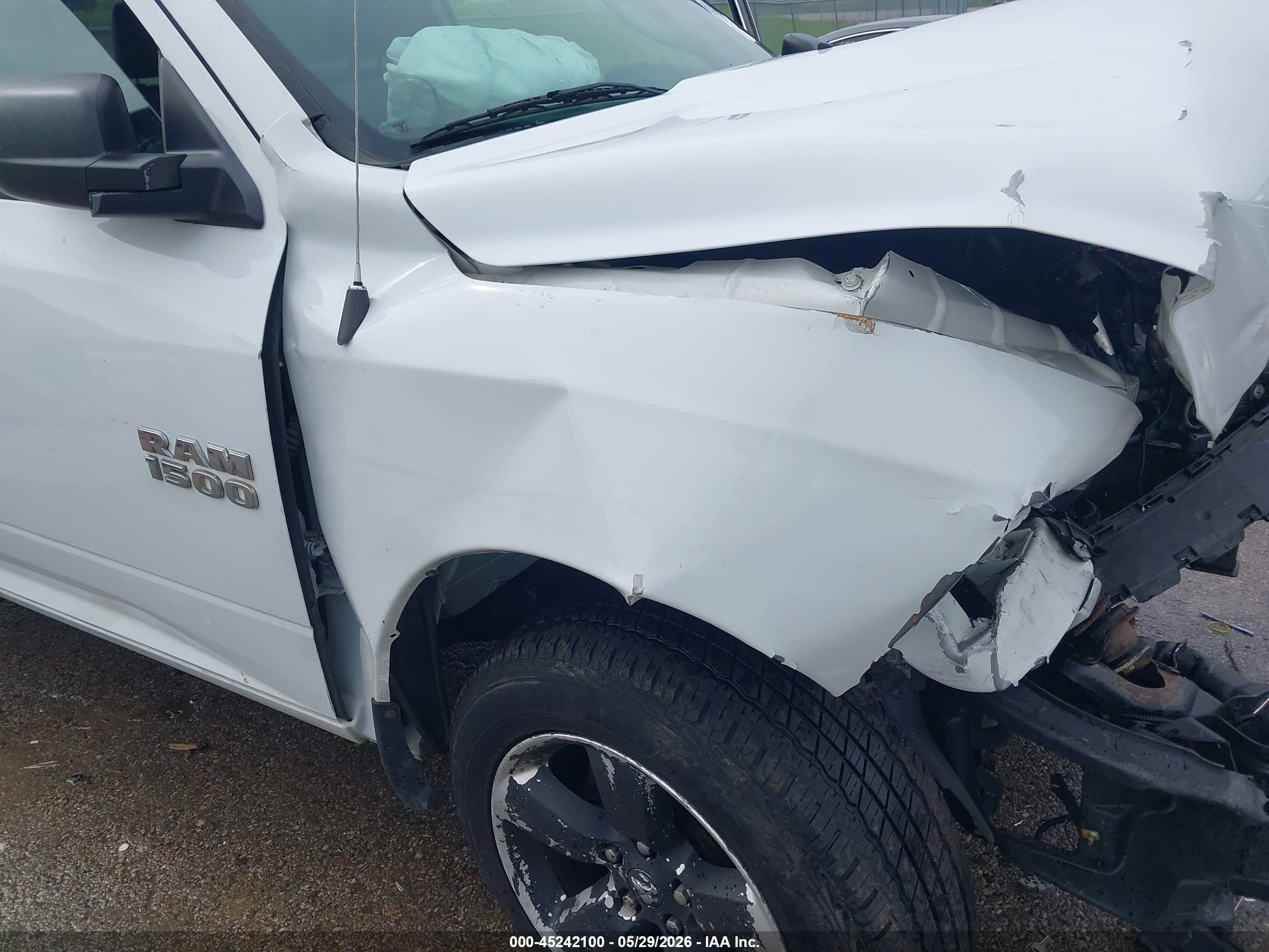 2015 Ram 1500 Express Белый vin: 1C6RR7KG7FS699065