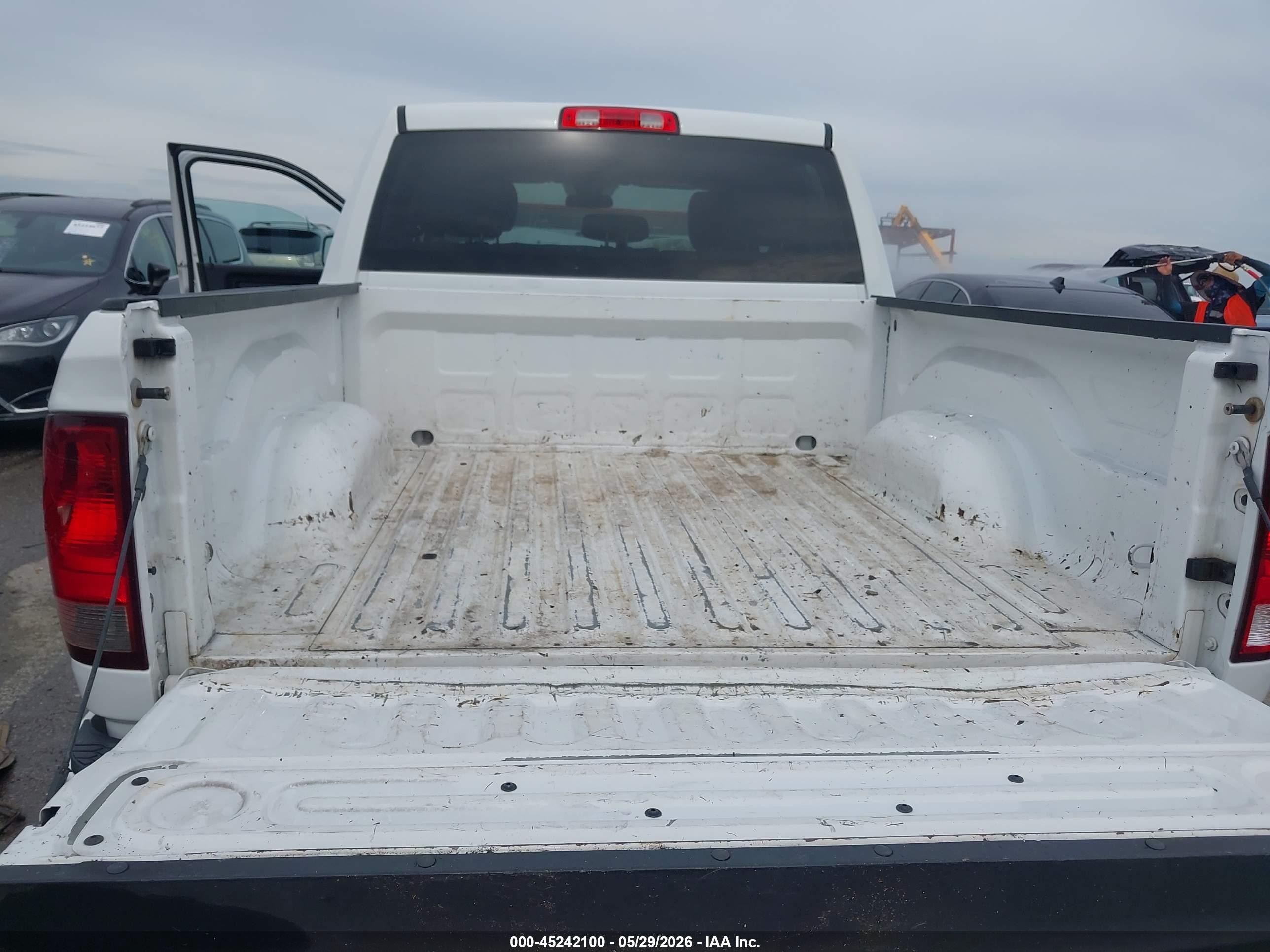 2015 Ram 1500 Express Белый vin: 1C6RR7KG7FS699065
