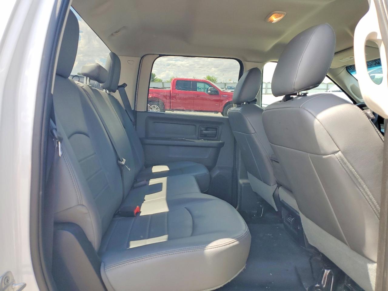 2015 Ram 1500 St White vin: 1C6RR7KG8FS723521