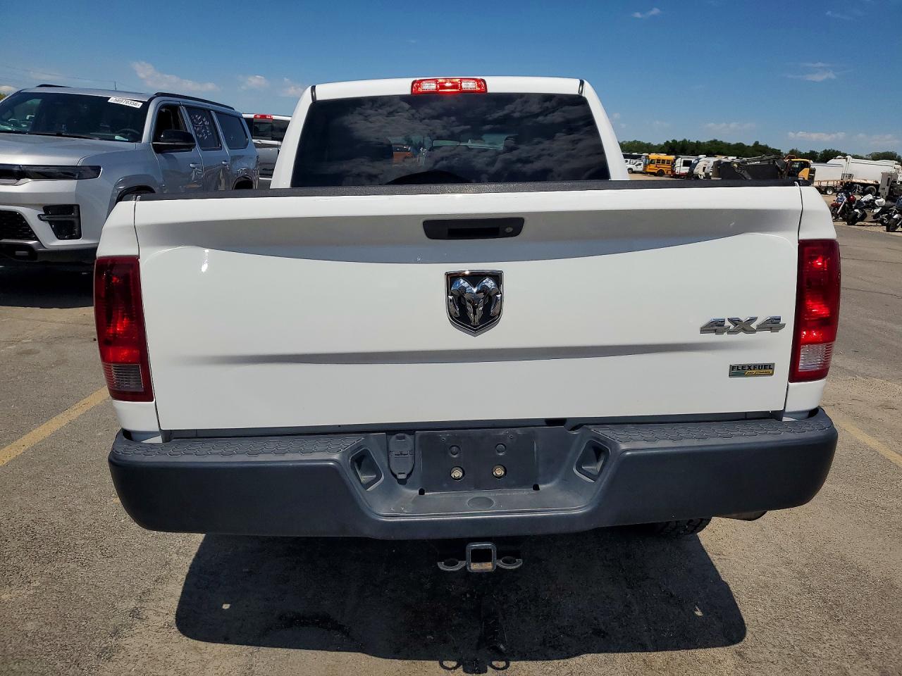 2015 Ram 1500 St White vin: 1C6RR7KG8FS723521