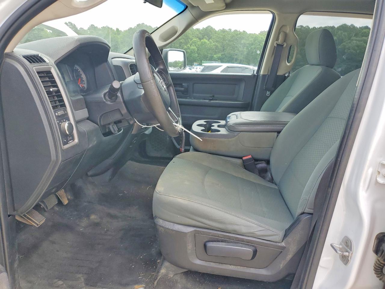 2015 Ram 1500 St White vin: 1C6RR7KG9FS575394