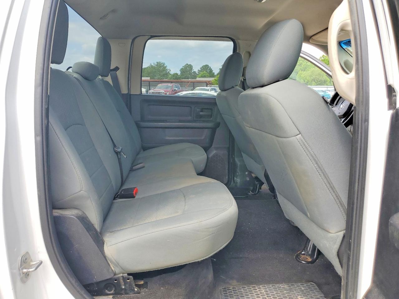 2015 Ram 1500 St White vin: 1C6RR7KG9FS575394