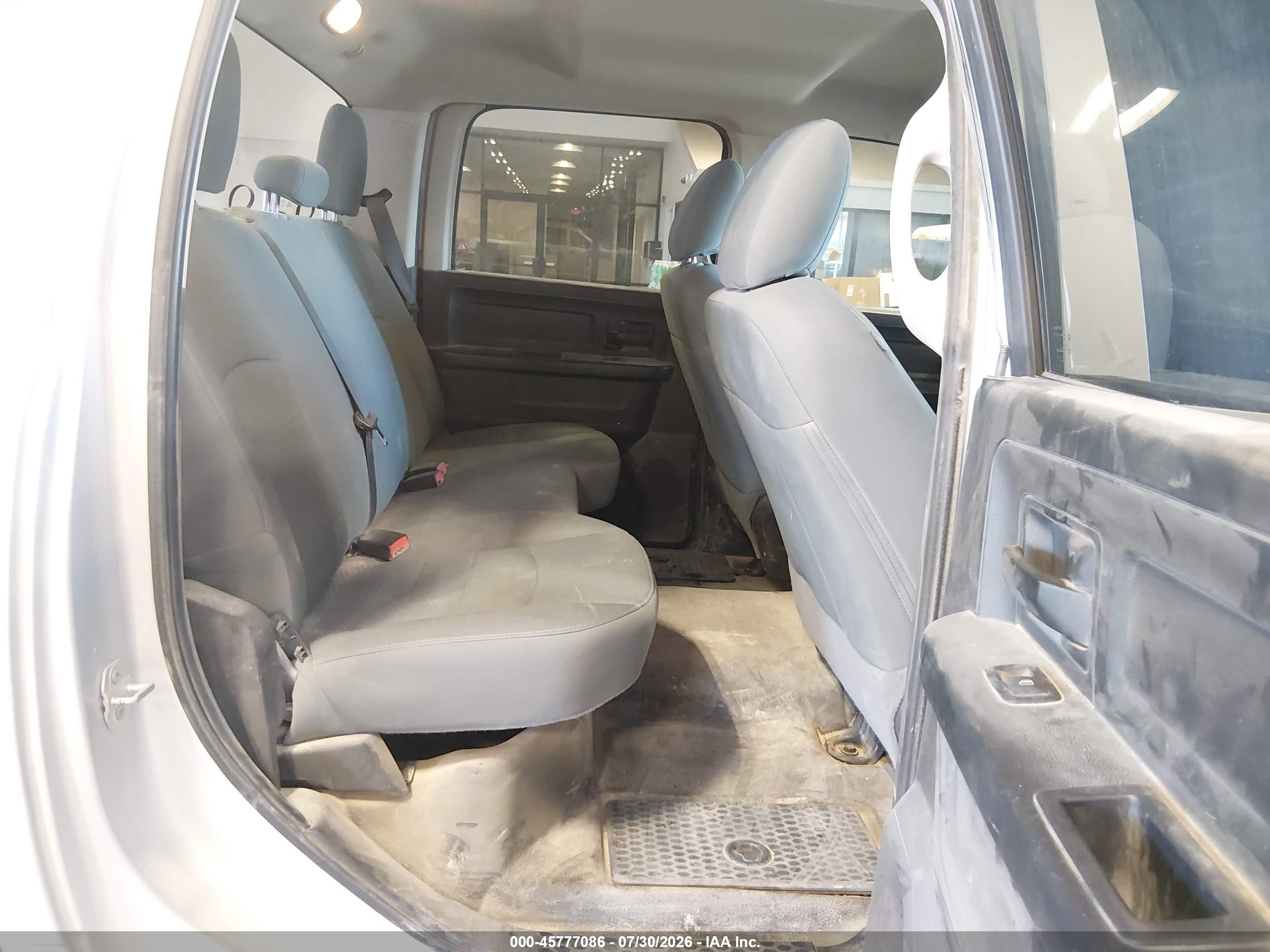 2018 Ram 1500 Tradesman  4x4 5'7 Box Silver vin: 1C6RR7KG9JS144174