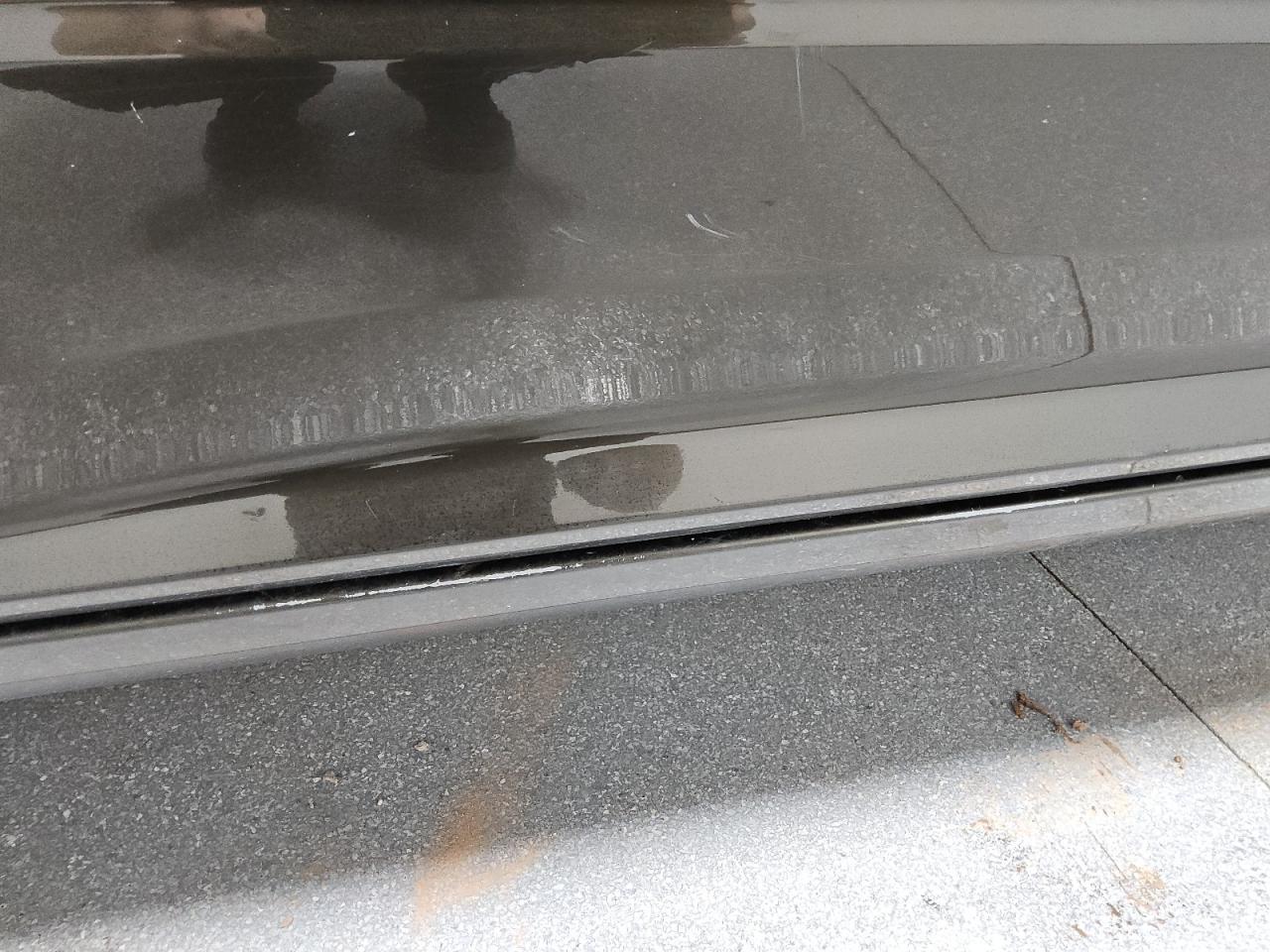 2013 Ram 1500 St Brown vin: 1C6RR7KGXDS666574 Damage: Left Rocker Panel, Light Scratch, 1 To 2 Inches