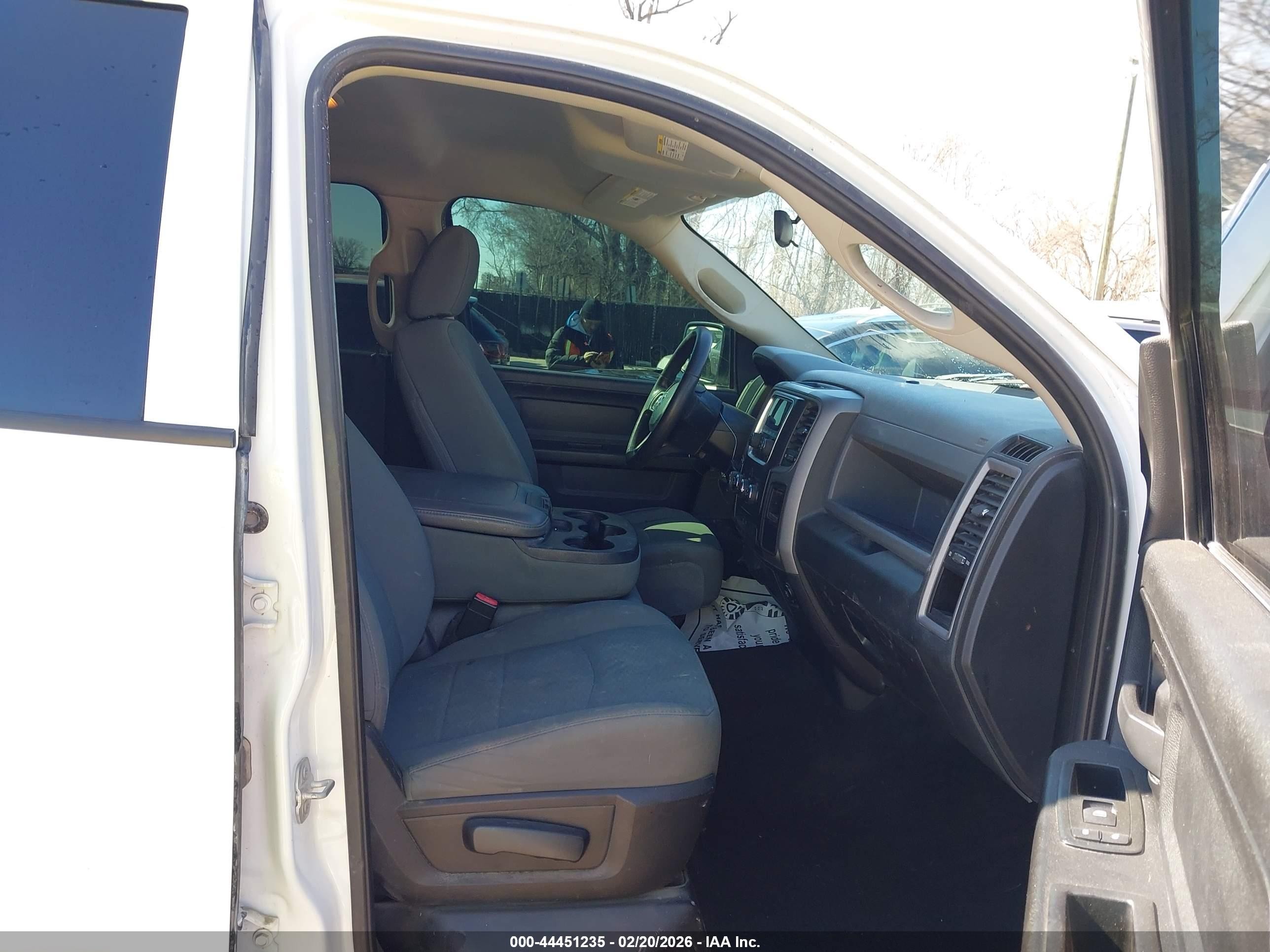 2015 Ram 1500 Tradesman White vin: 1C6RR7KM0FS662008