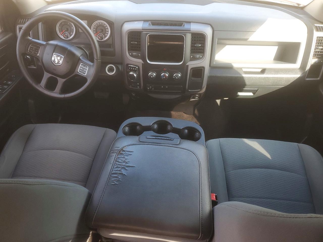 2014 Ram 1500 St Red vin: 1C6RR7KM4ES304201