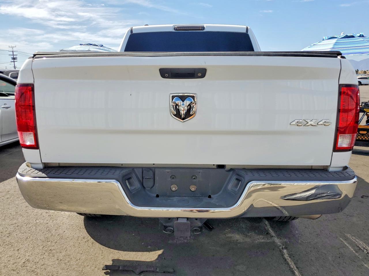 2015 Ram 1500 St White vin: 1C6RR7KM9FS761250