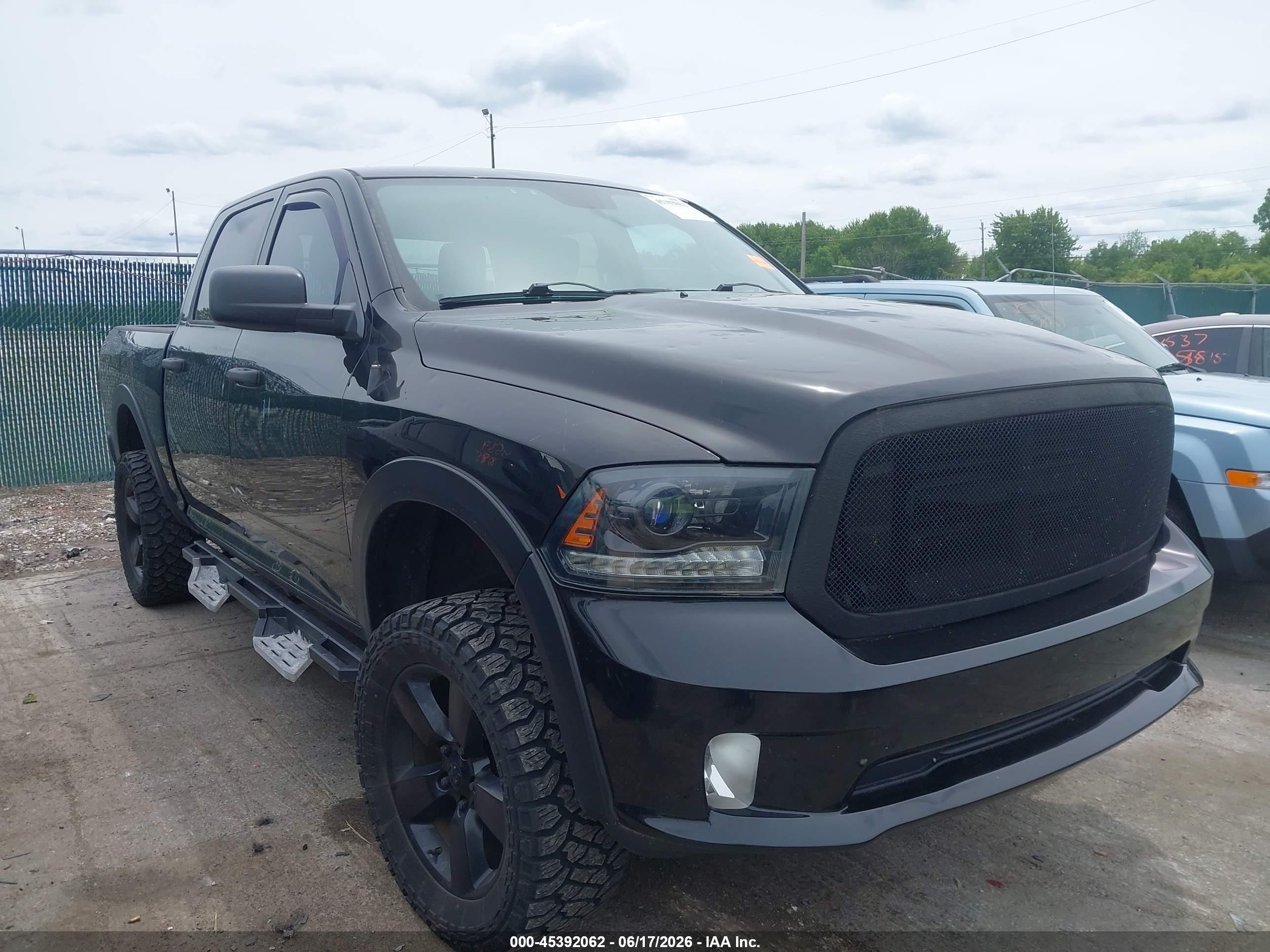 2015 Ram 1500 Express Black vin: 1C6RR7KT0FS556391