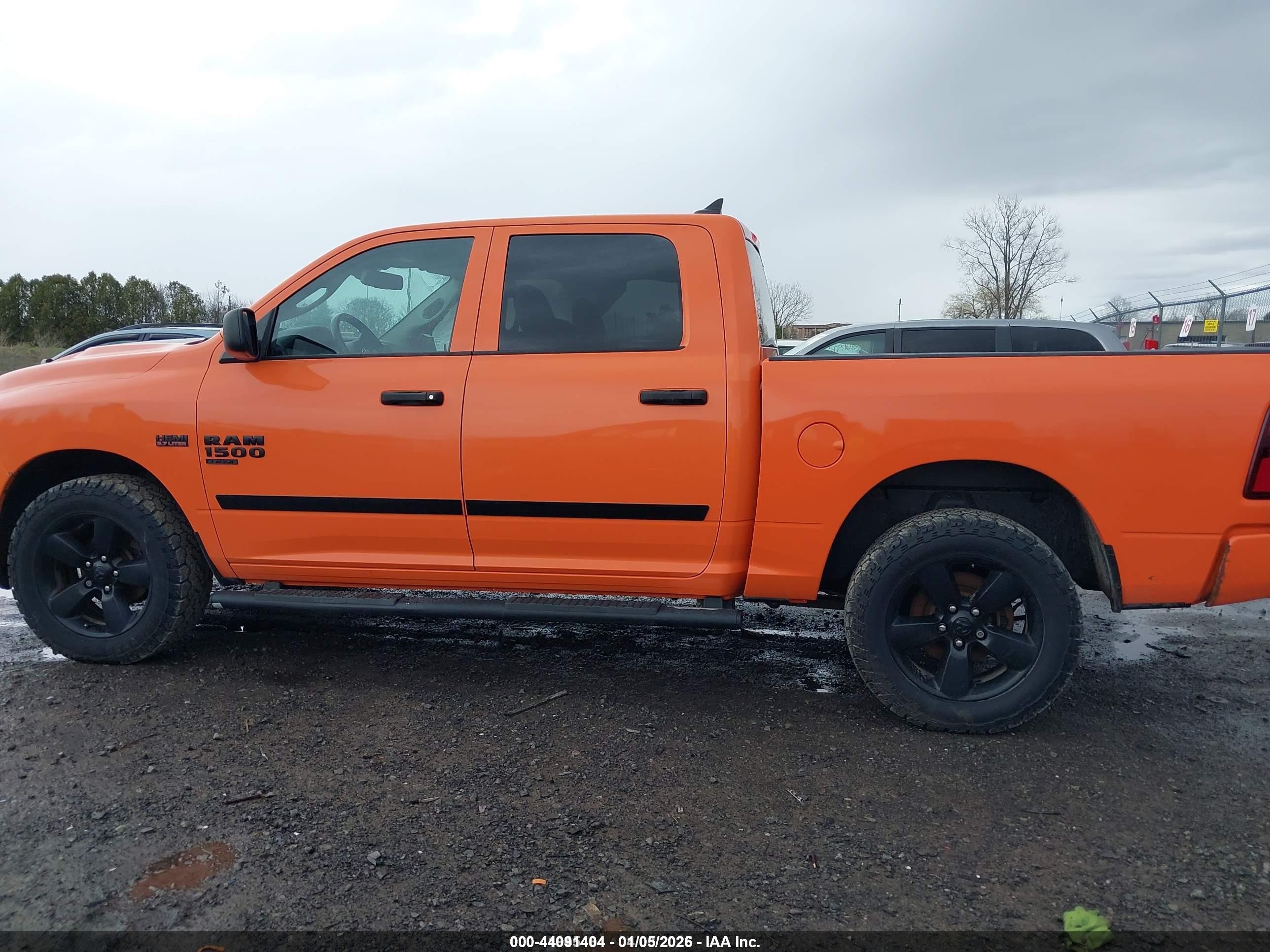 2019 Ram 1500 Classic St Оранжевый vin: 1C6RR7KT0KS611674