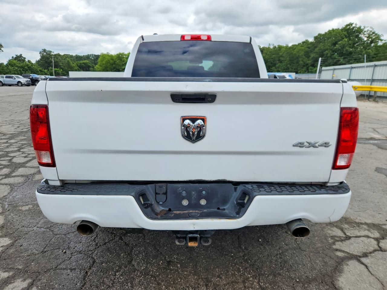 2014 Ram 1500 St White vin: 1C6RR7KT1ES226709