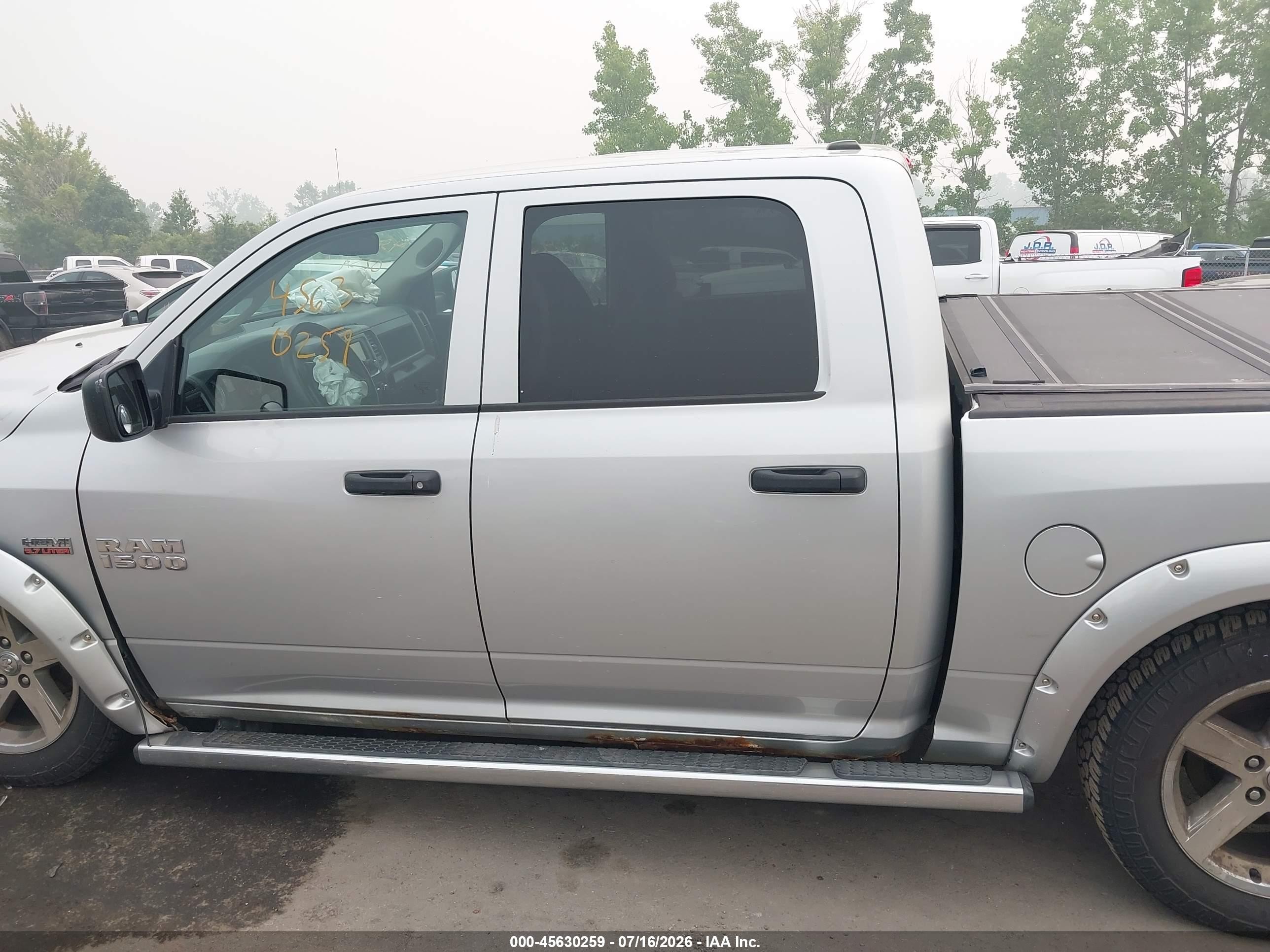 2014 Ram 1500 Express Silver vin: 1C6RR7KT1ES228251