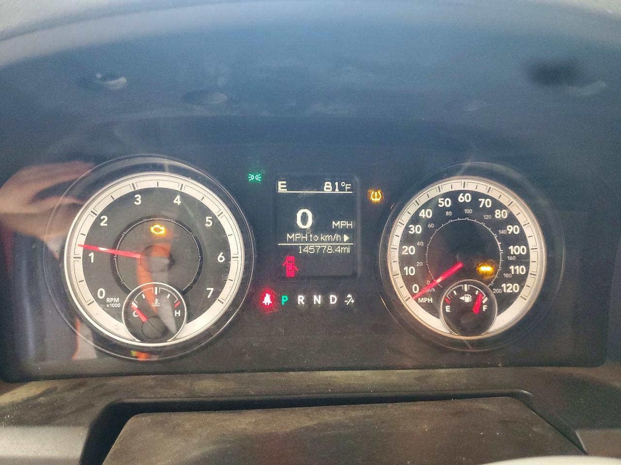 2014 Ram 1500 St Red vin: 1C6RR7KT1ES452541