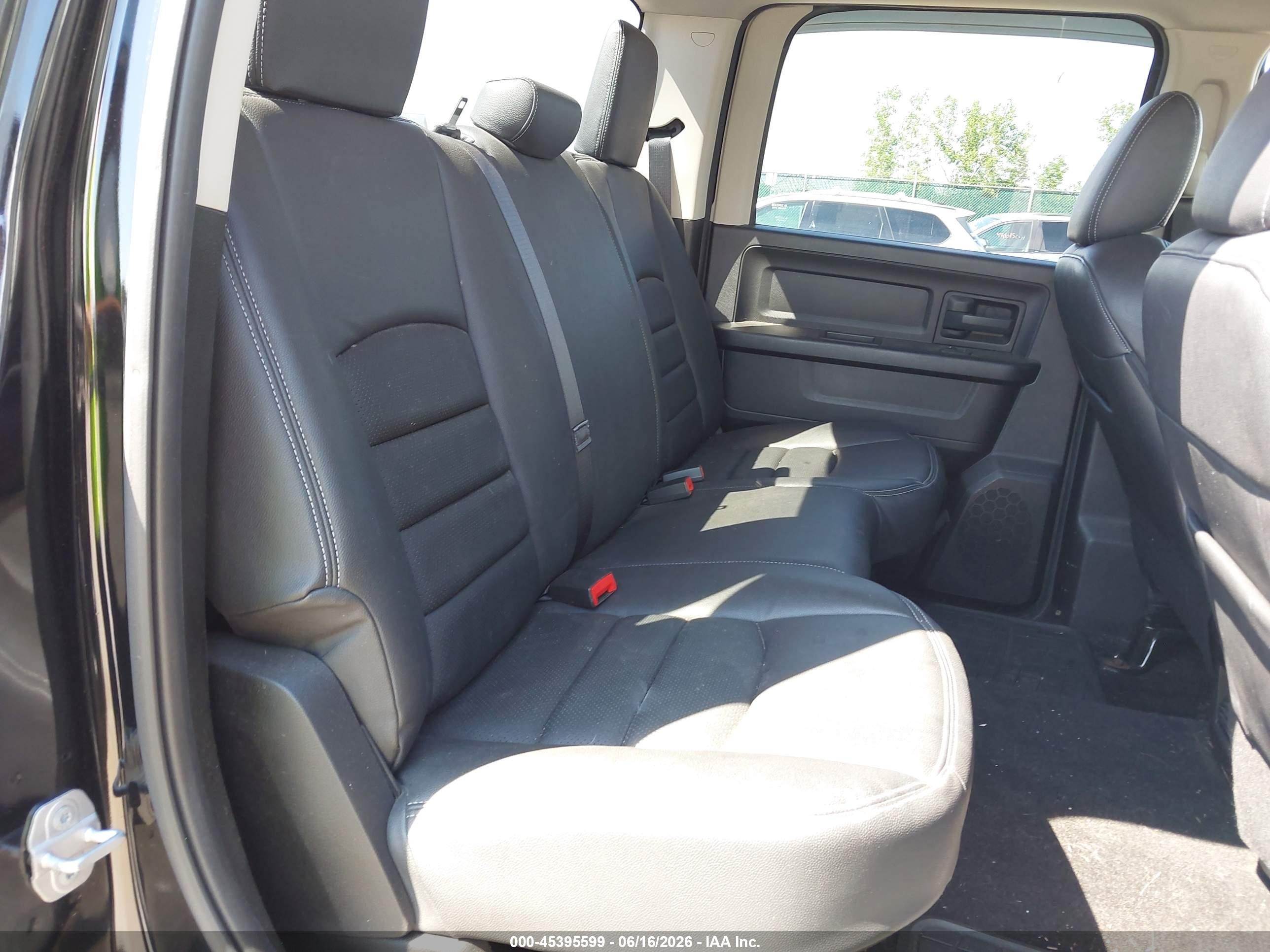 2015 Ram 1500 Express Black vin: 1C6RR7KT1FS573572