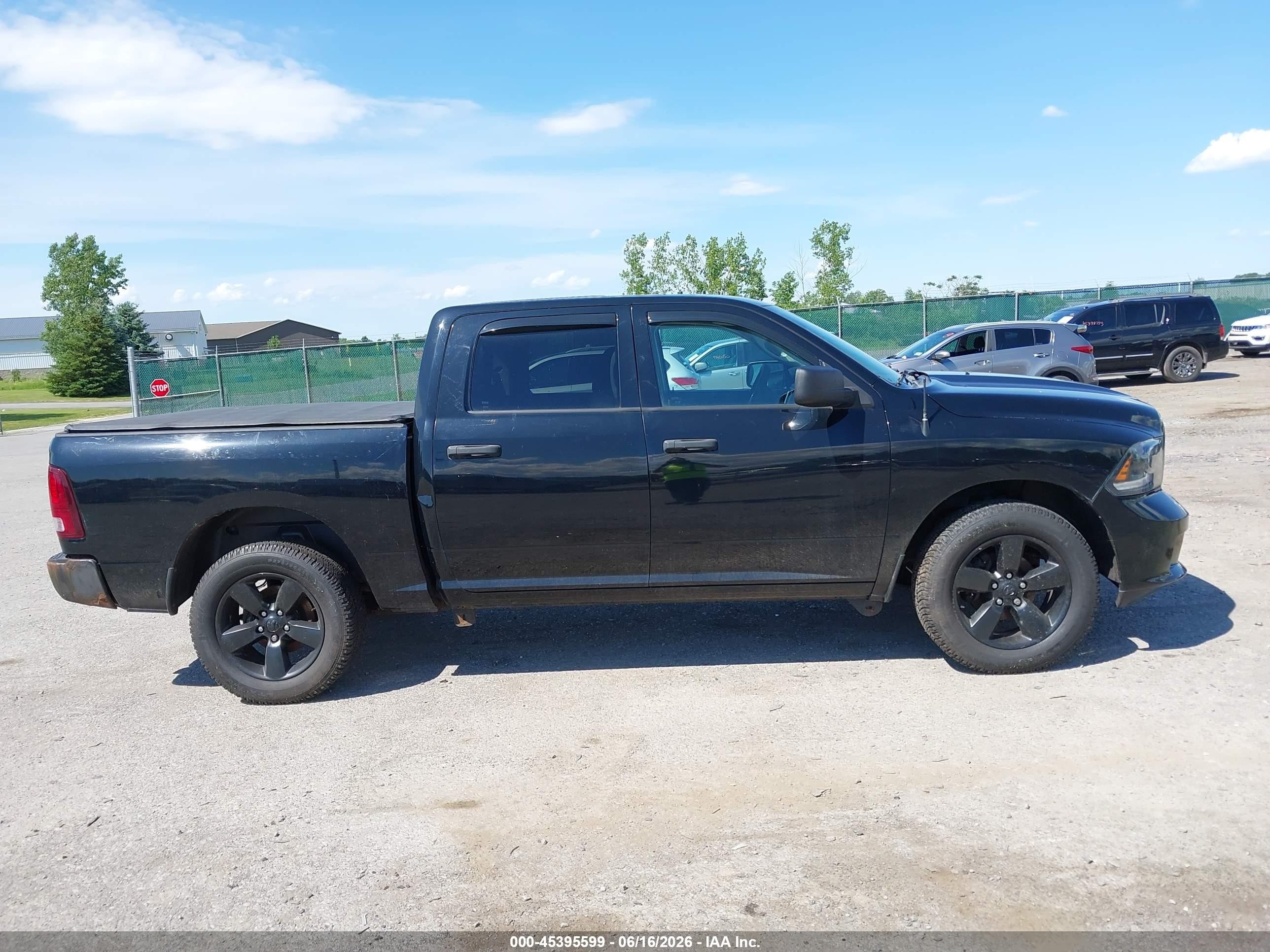 2015 Ram 1500 Express Black vin: 1C6RR7KT1FS573572