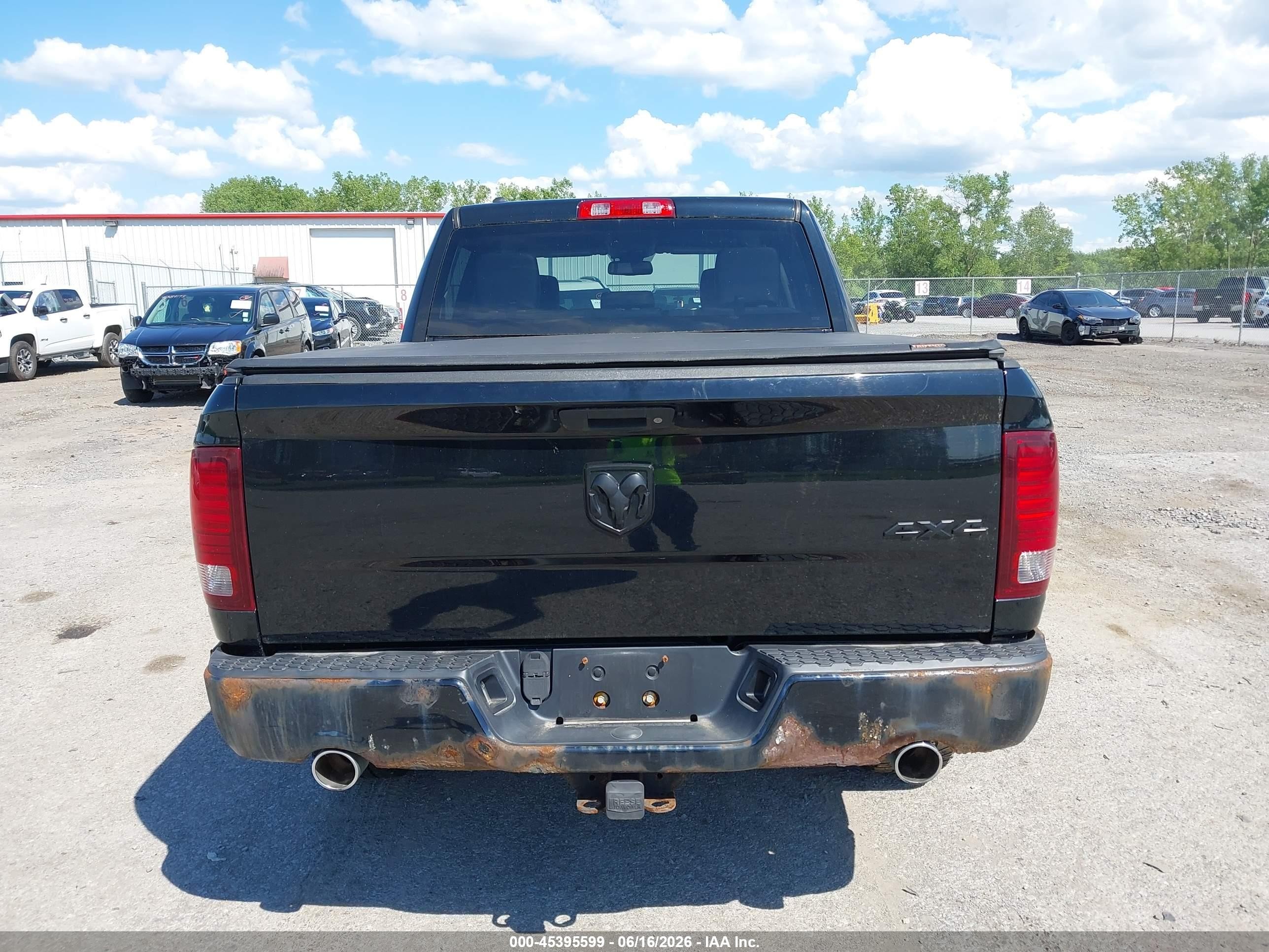 2015 Ram 1500 Express Black vin: 1C6RR7KT1FS573572