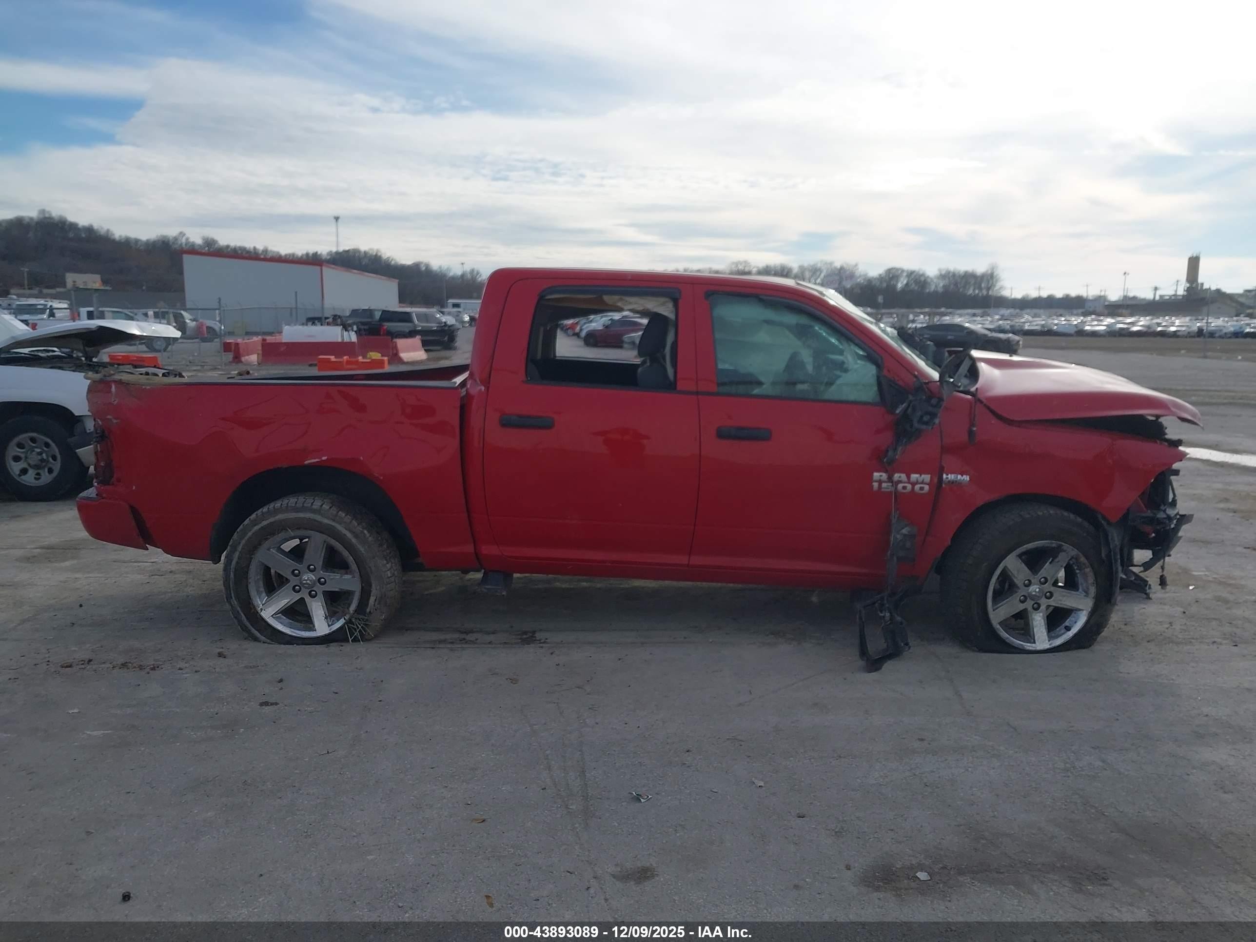 2016 Ram 1500 Express Red vin: 1C6RR7KT1GS158589