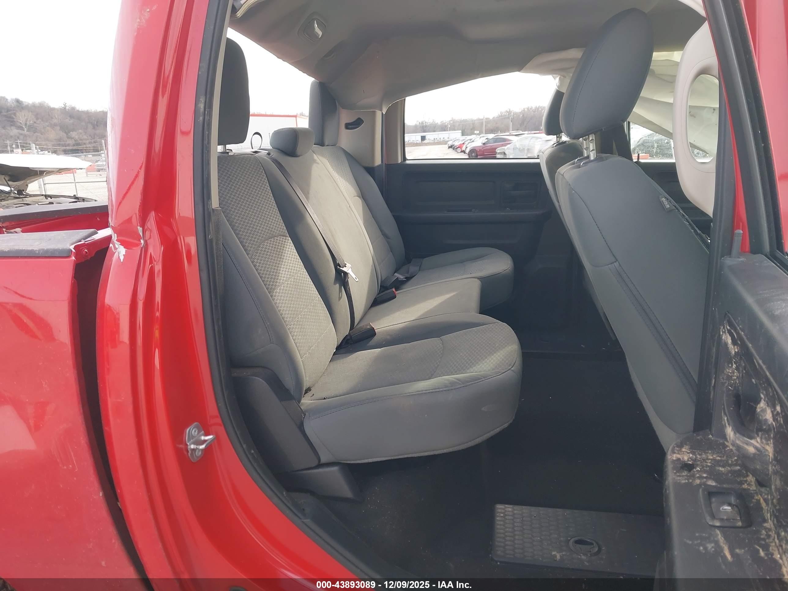 2016 Ram 1500 Express Red vin: 1C6RR7KT1GS158589